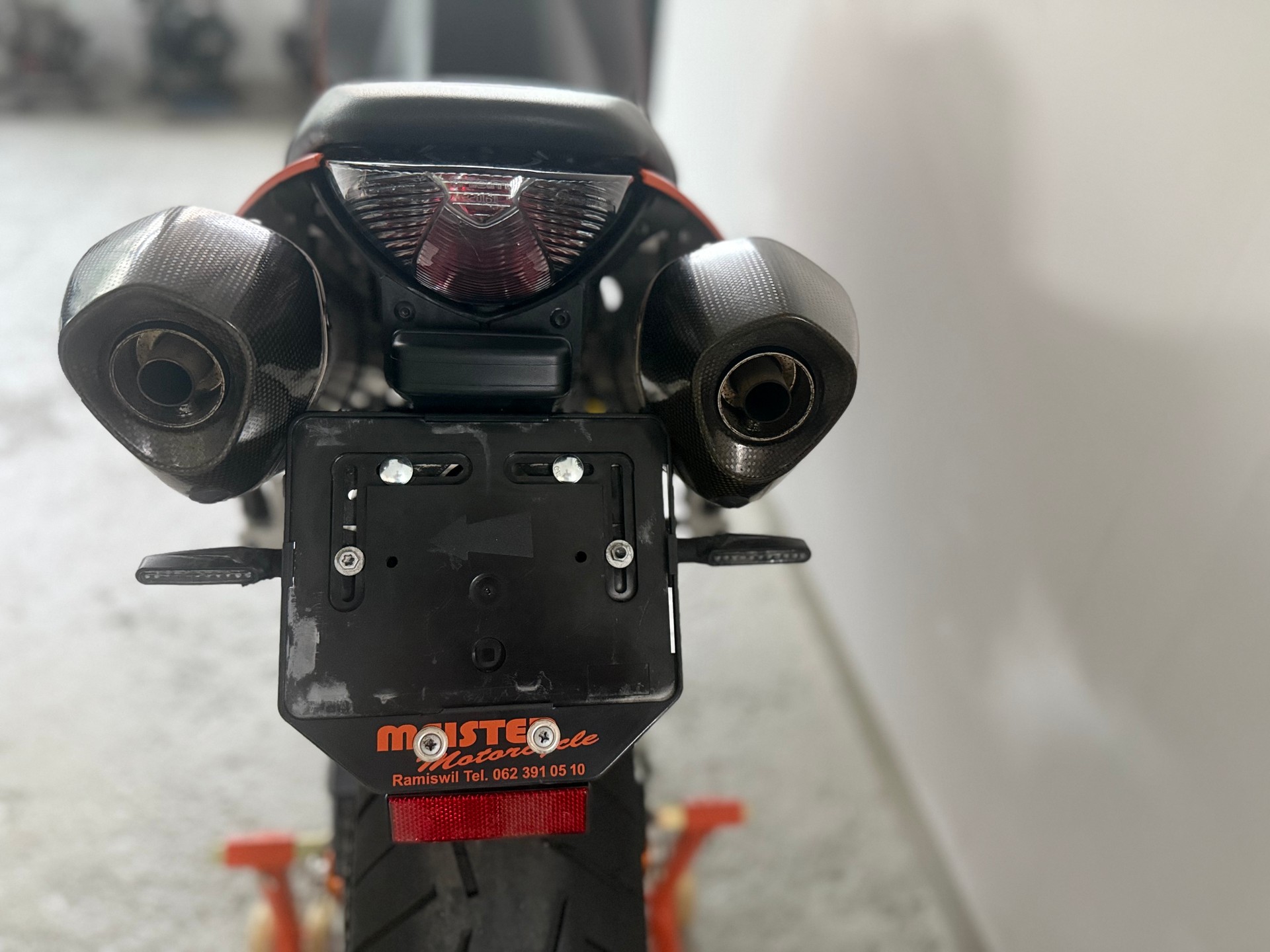 KTM 990 Super Duke-image-6