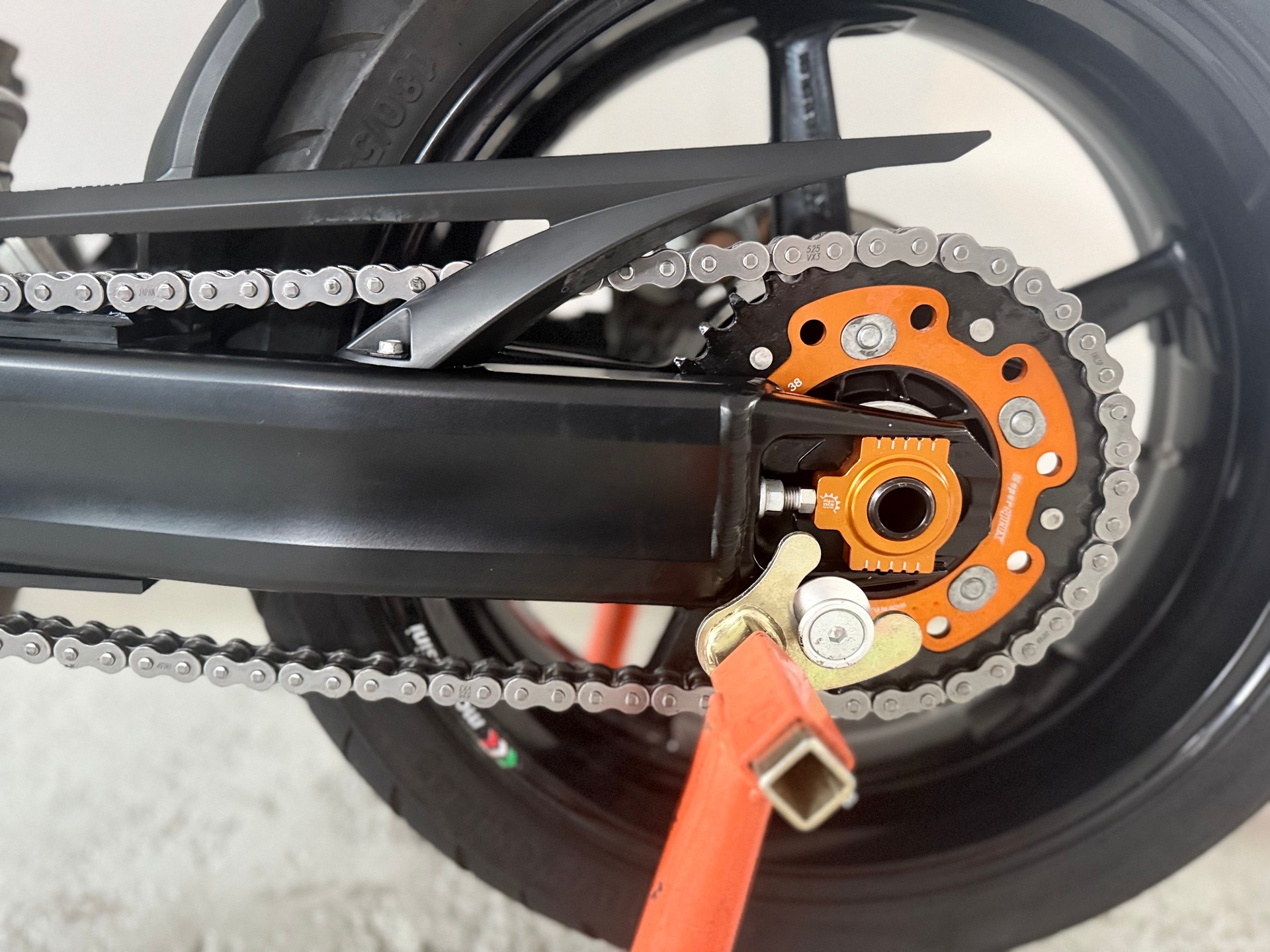 KTM 990 Super Duke-image-15
