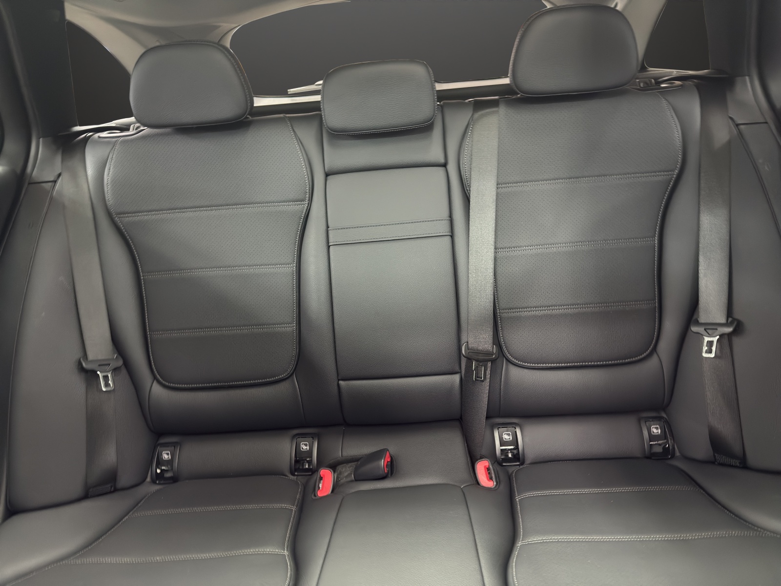 MERCEDES-BENZ C 200 T 4 Matic-image-14