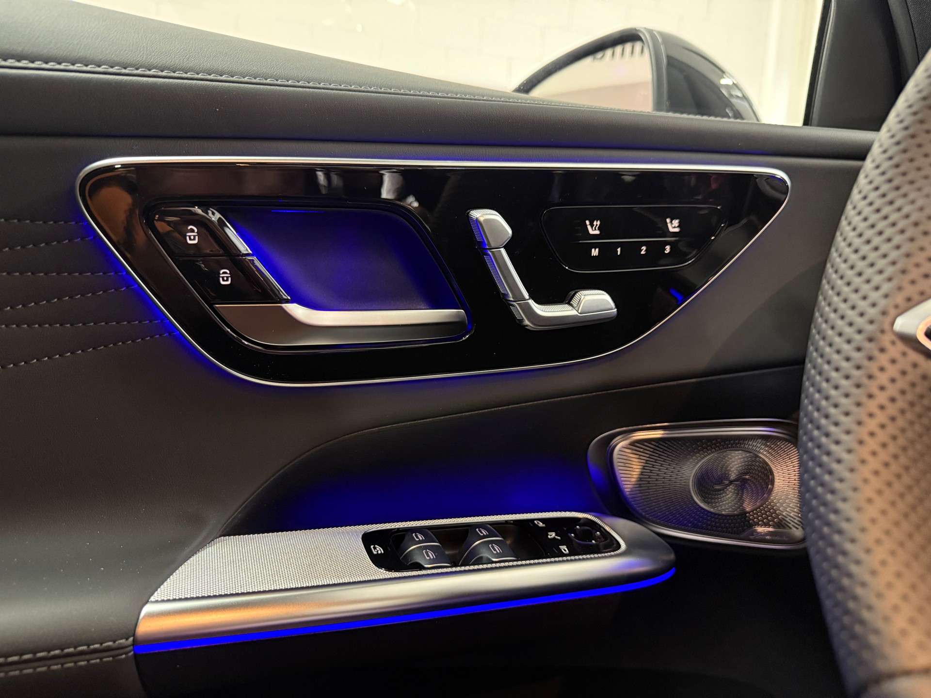 MERCEDES-BENZ GLC 300 4MATIC-image-16