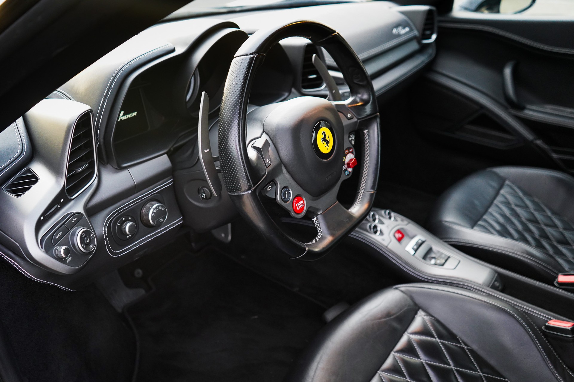 FERRARI 458 Spider Italia 4.5 V8-image-8
