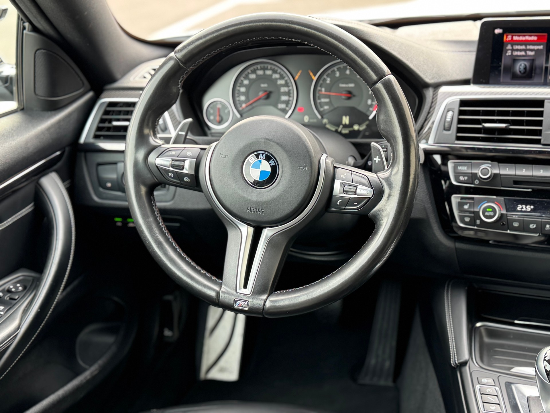 BMW M4 Coupé Competition DKG-image-15
