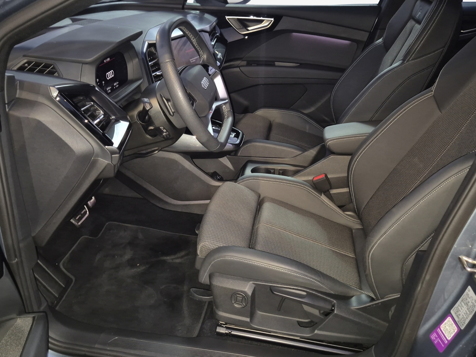 AUDI Q4 e-tron 50 quattro-image-8