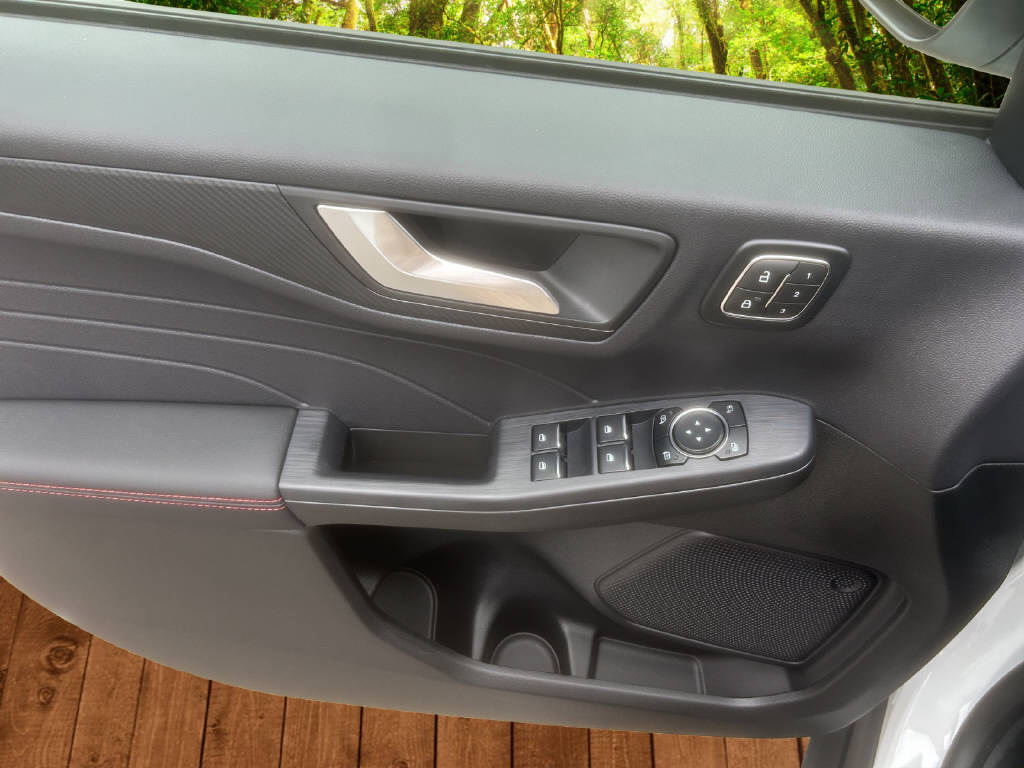FORD Kuga 2.5 Hybrid ST-Line X 4x4-image-9