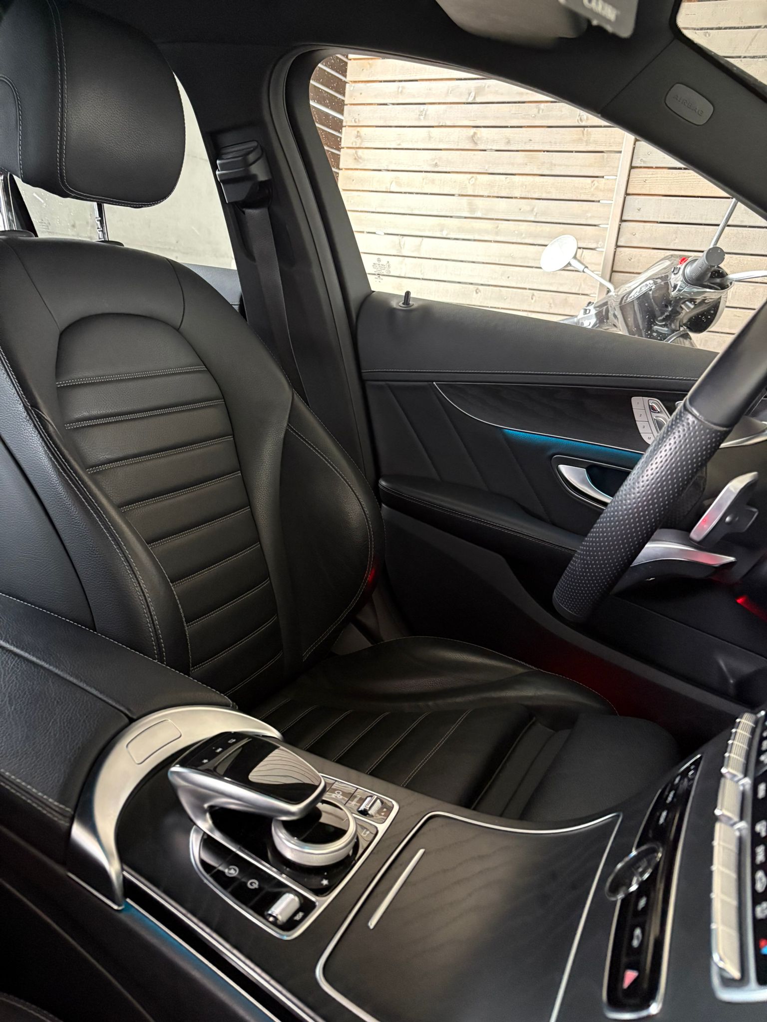 MERCEDES-BENZ C 43 AMG 4Matic 9G-Tronic-image-3