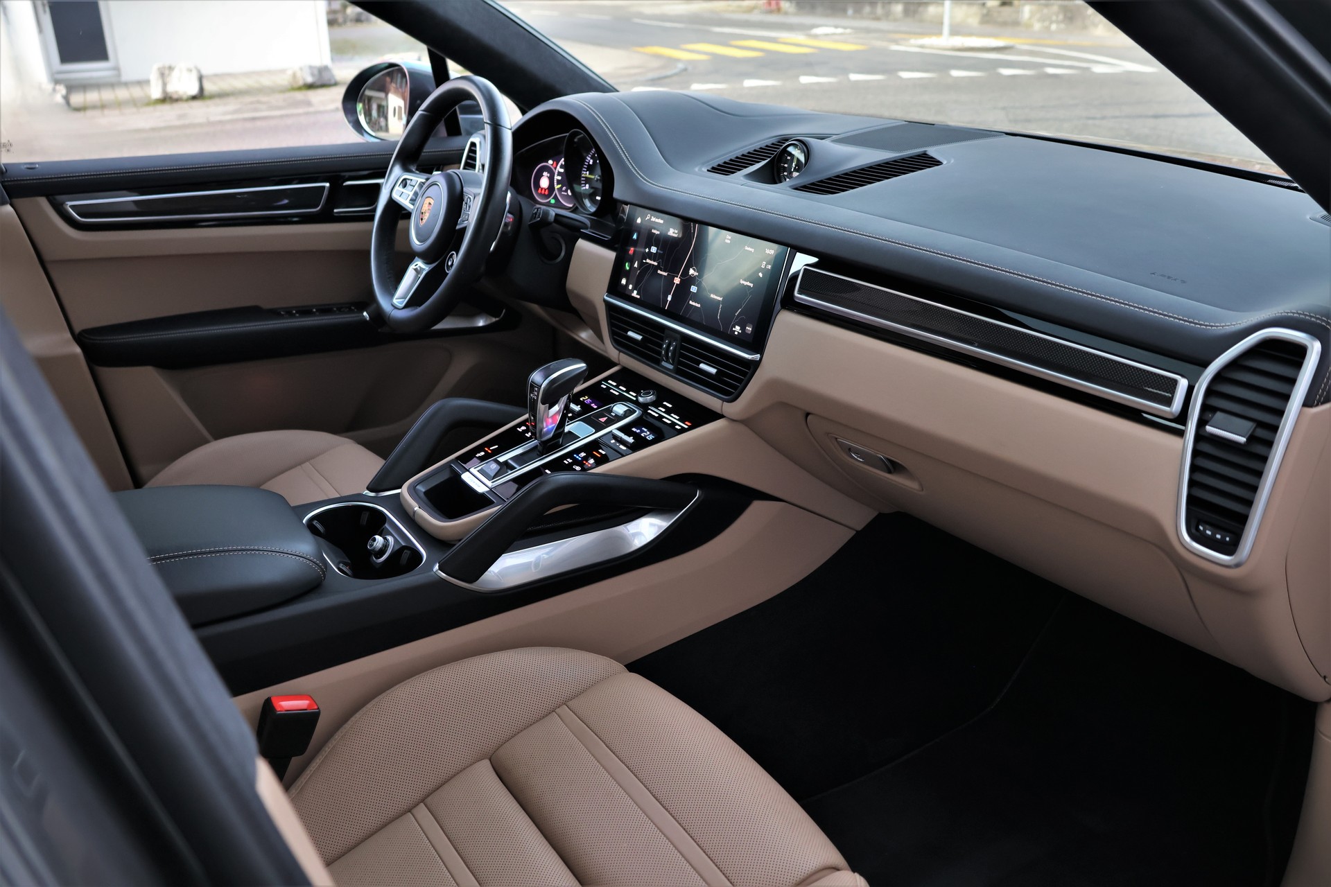 PORSCHE Cayenne Turbo Coupé S E-Hybrid (CH) + 3.0T AHK-image-19
