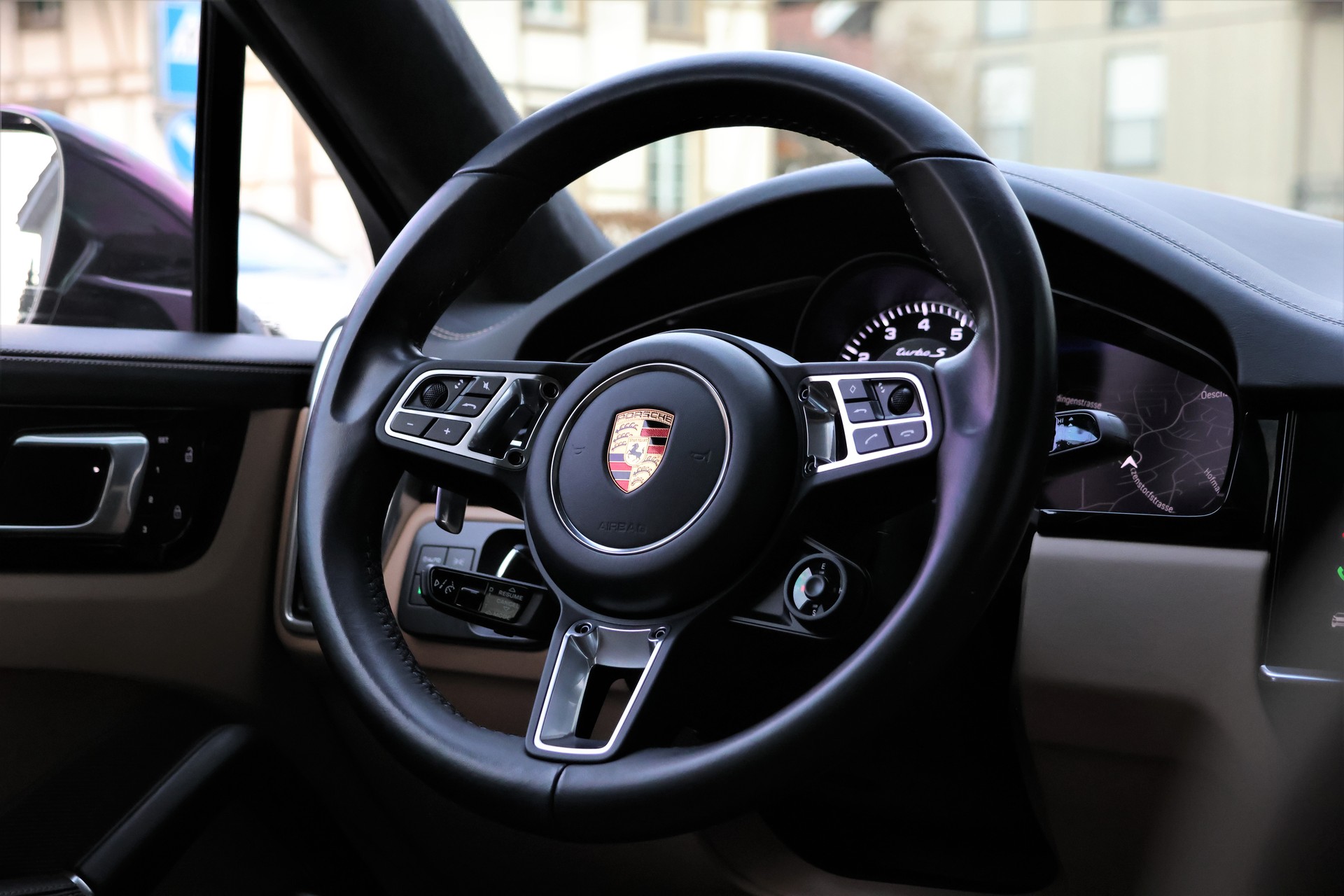 PORSCHE Cayenne Turbo Coupé S E-Hybrid (CH) + 3.0T AHK-image-14
