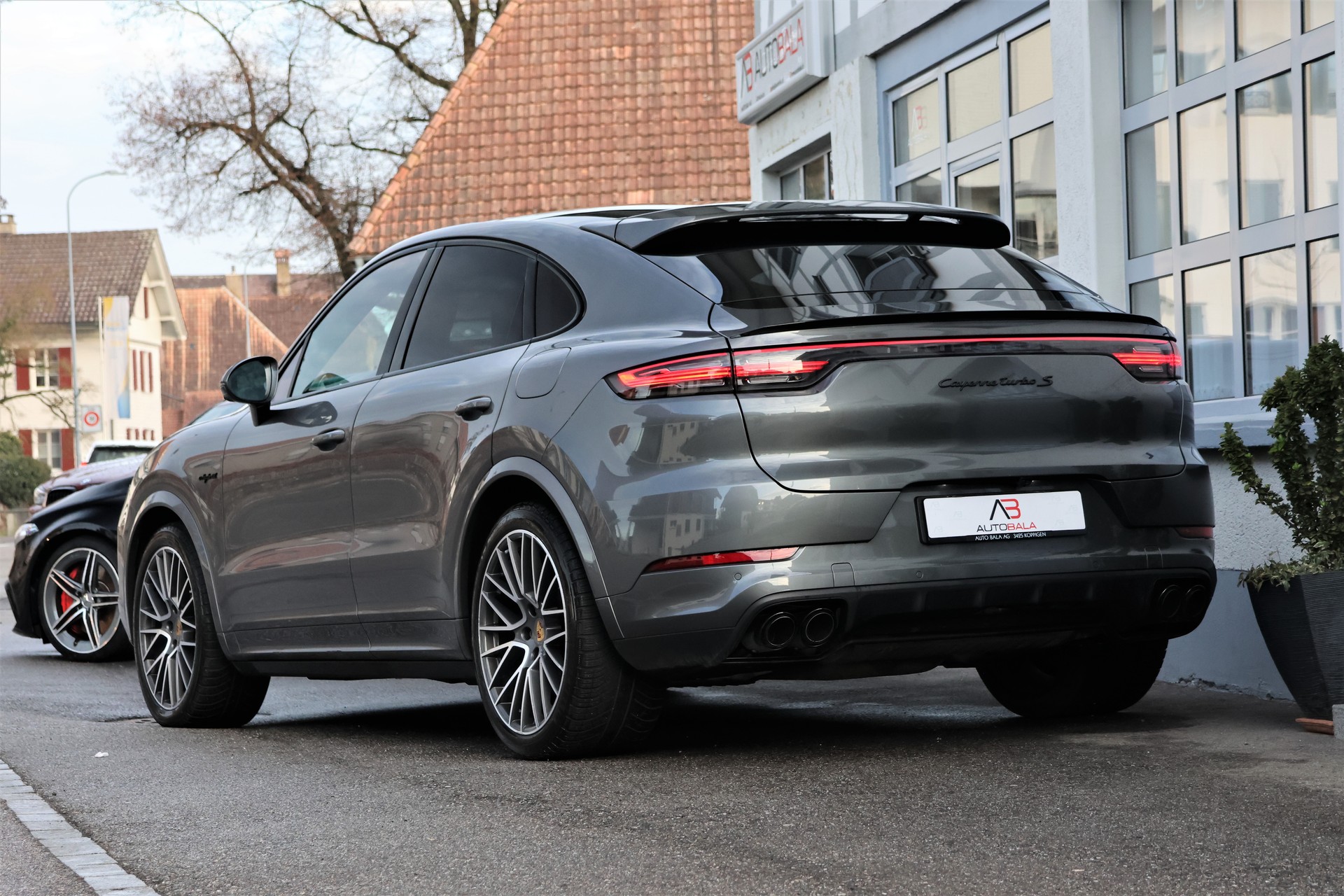 PORSCHE Cayenne Turbo Coupé S E-Hybrid (CH) + 3.0T AHK-image-2