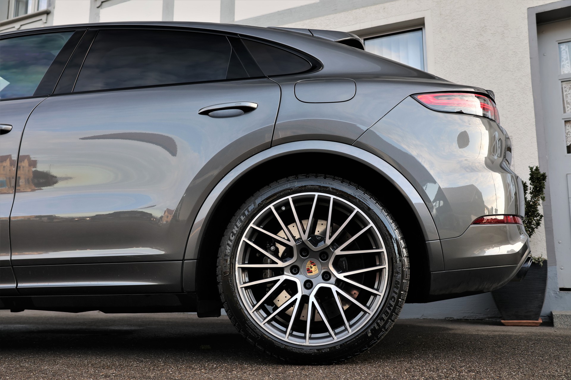 PORSCHE Cayenne Turbo Coupé S E-Hybrid (CH) + 3.0T AHK-image-6