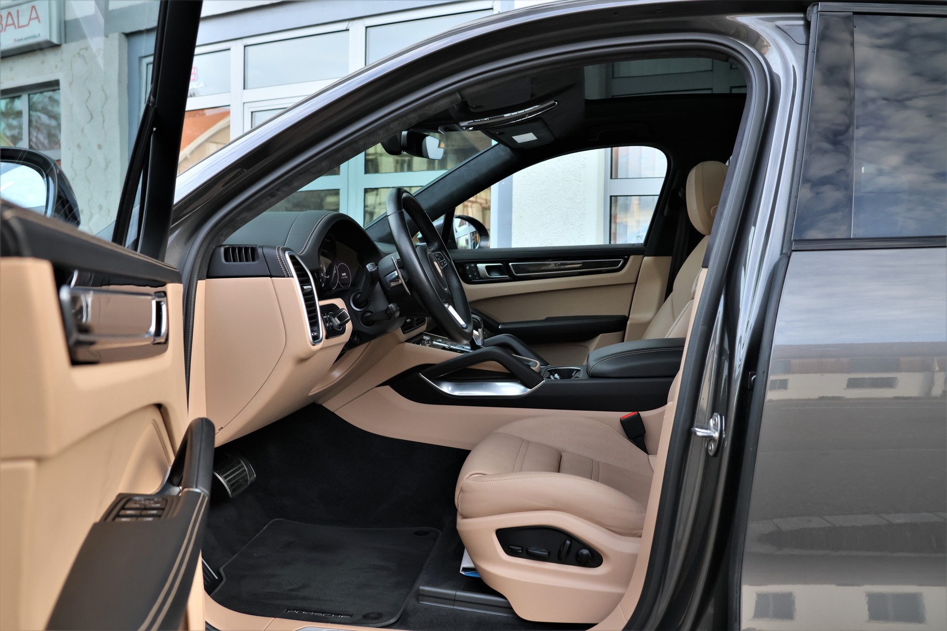 PORSCHE Cayenne Turbo Coupé S E-Hybrid (CH) + 3.0T AHK-image-8