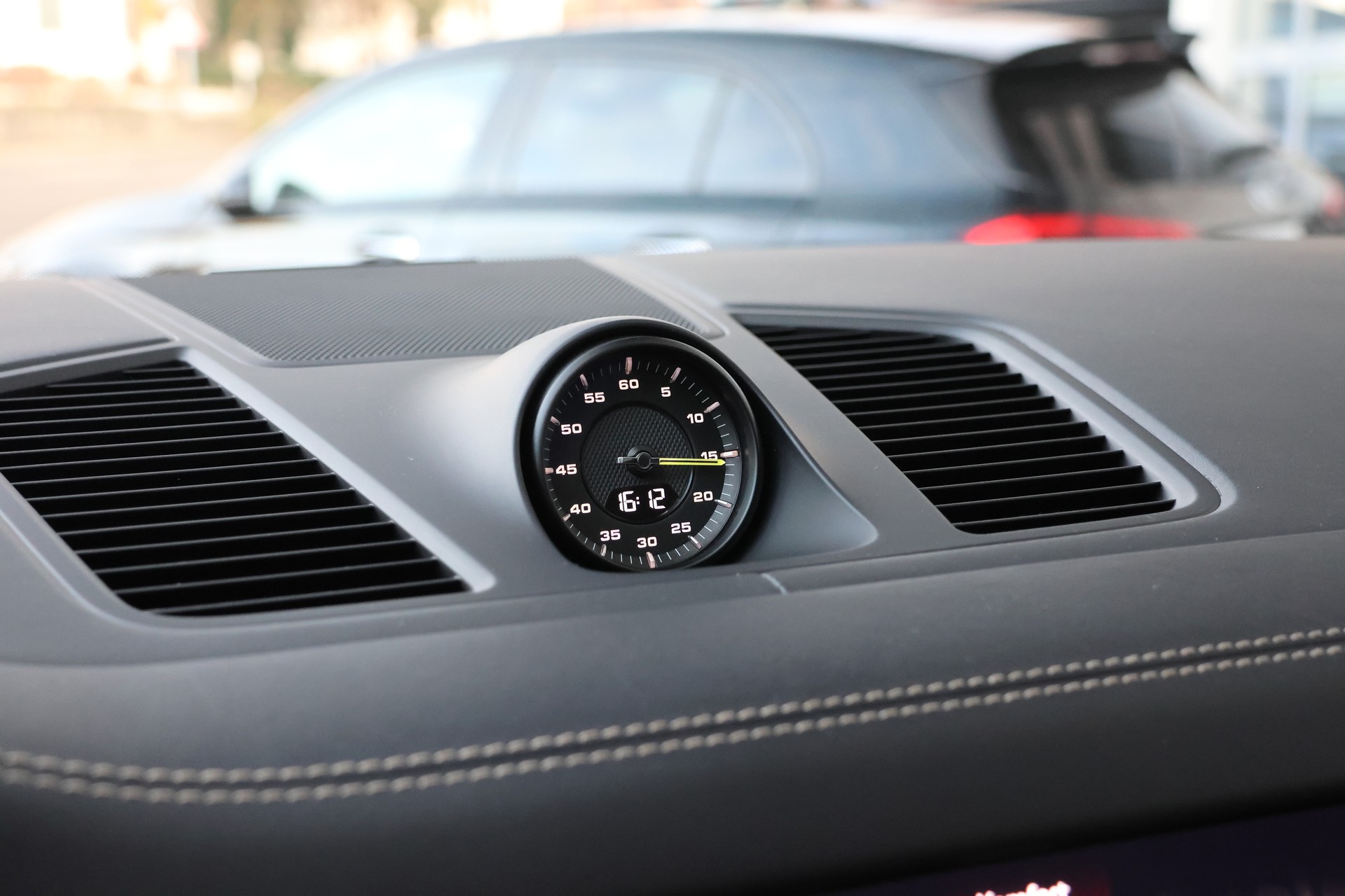 PORSCHE Cayenne Turbo Coupé S E-Hybrid (CH) + 3.0T AHK-image-31