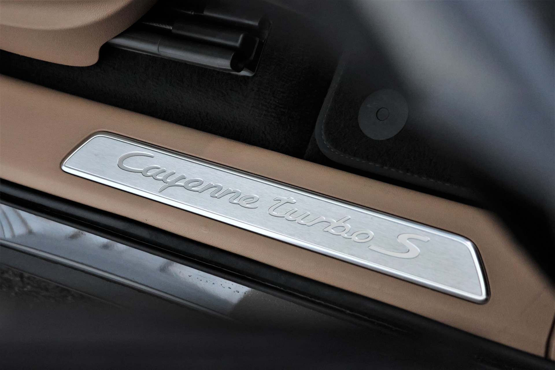 PORSCHE Cayenne Turbo Coupé S E-Hybrid (CH) + 3.0T AHK-image-21