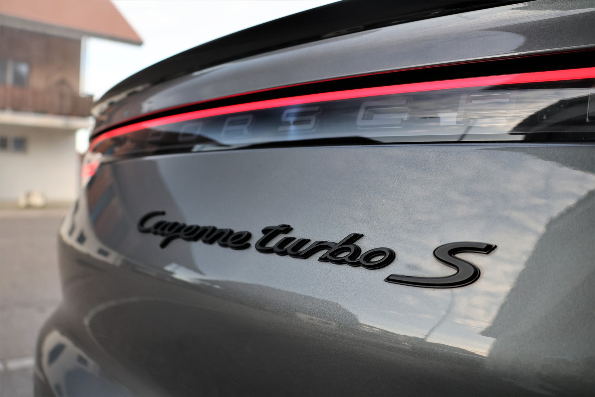 PORSCHE Cayenne Turbo Coupé S E-Hybrid (CH) + 3.0T AHK-image-18