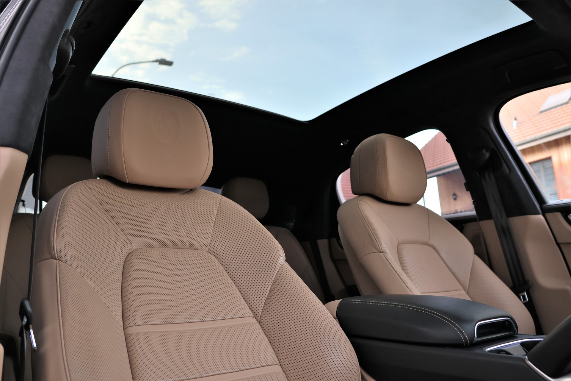 PORSCHE Cayenne Turbo Coupé S E-Hybrid (CH) + 3.0T AHK-image-22