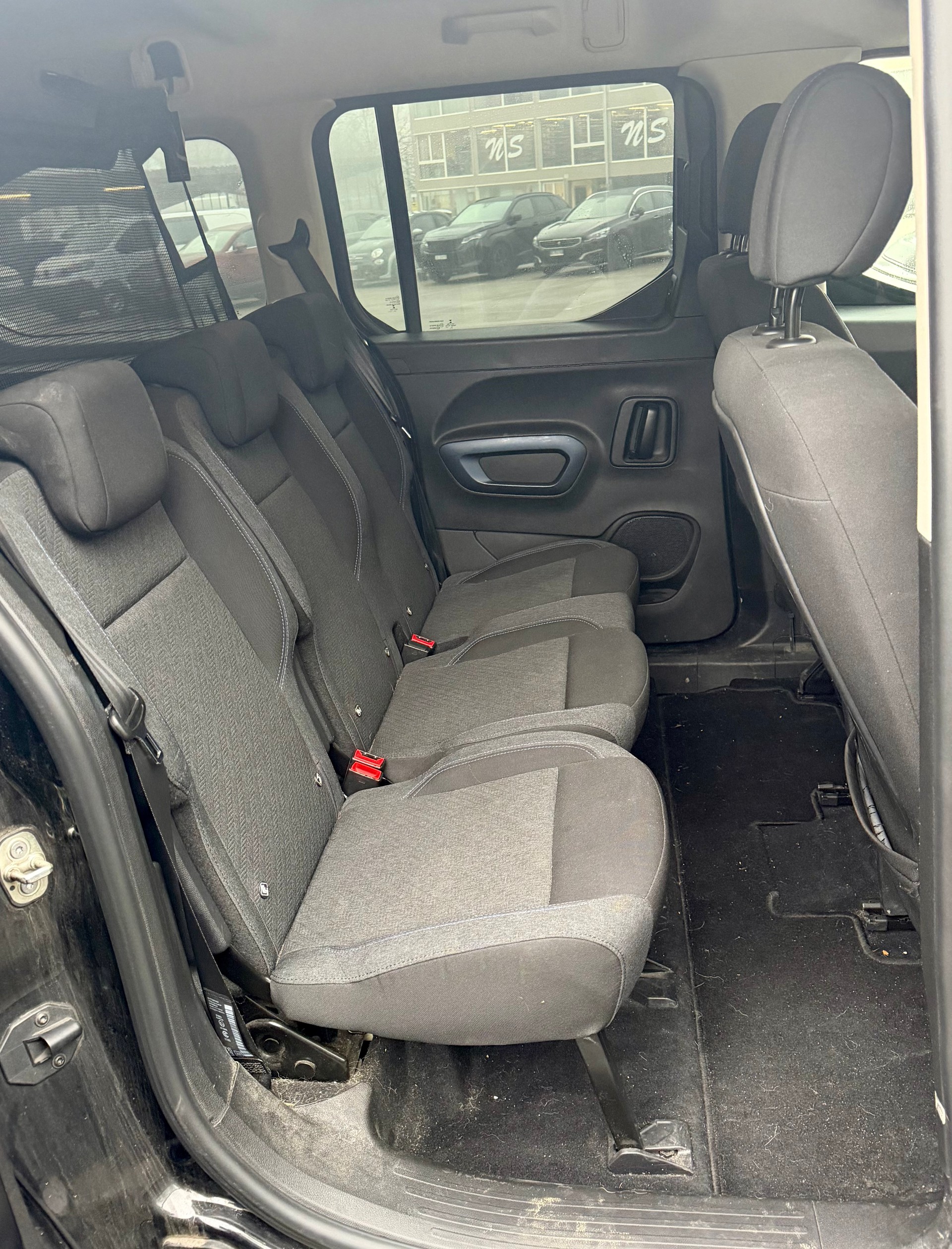 PEUGEOT Rifter Long 1.5 BlueHDi Allure Automat-image-9