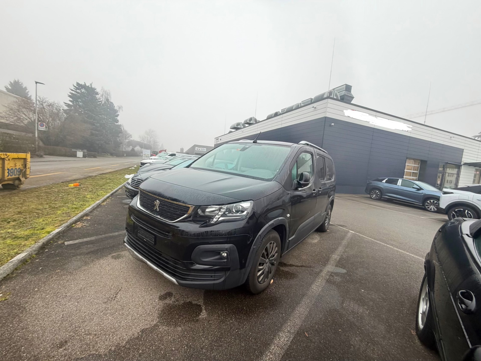 PEUGEOT Rifter Long 1.5 BlueHDi Allure Automat-image-1