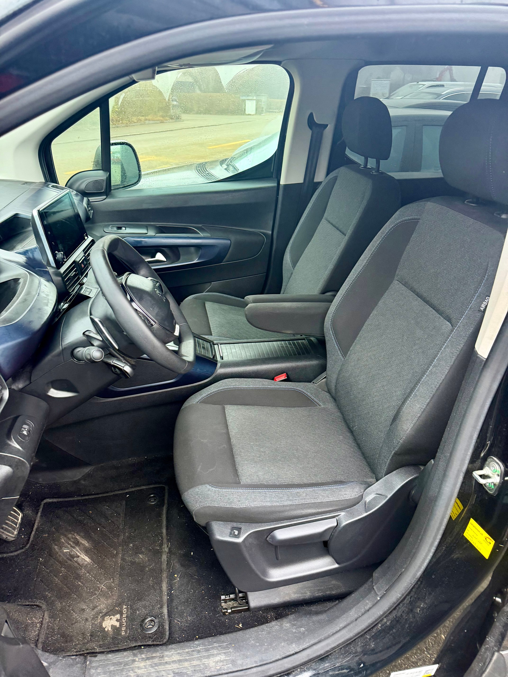 PEUGEOT Rifter Long 1.5 BlueHDi Allure Automat-image-7