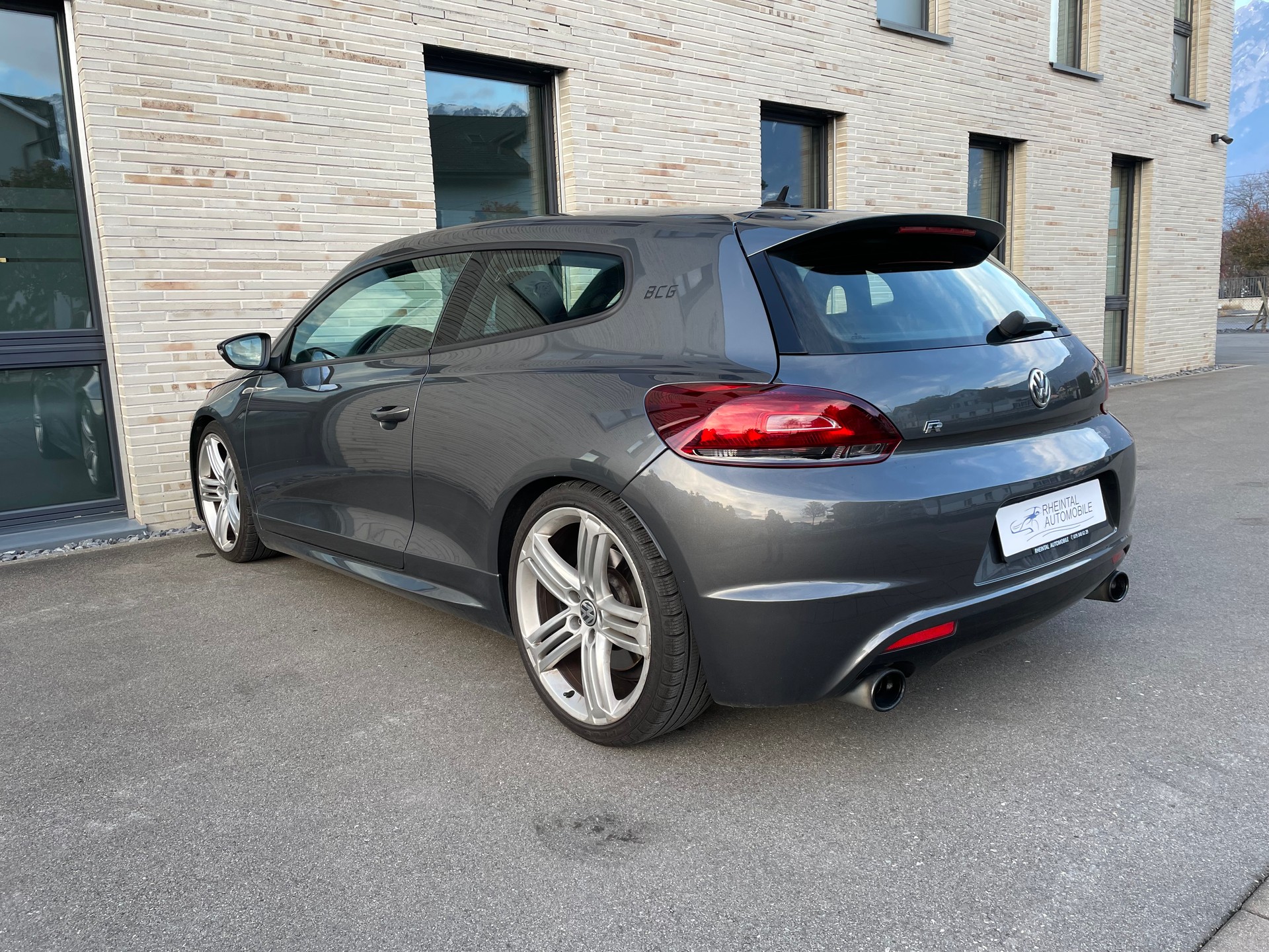 VW Scirocco 2.0 TSI R DSG-image-11