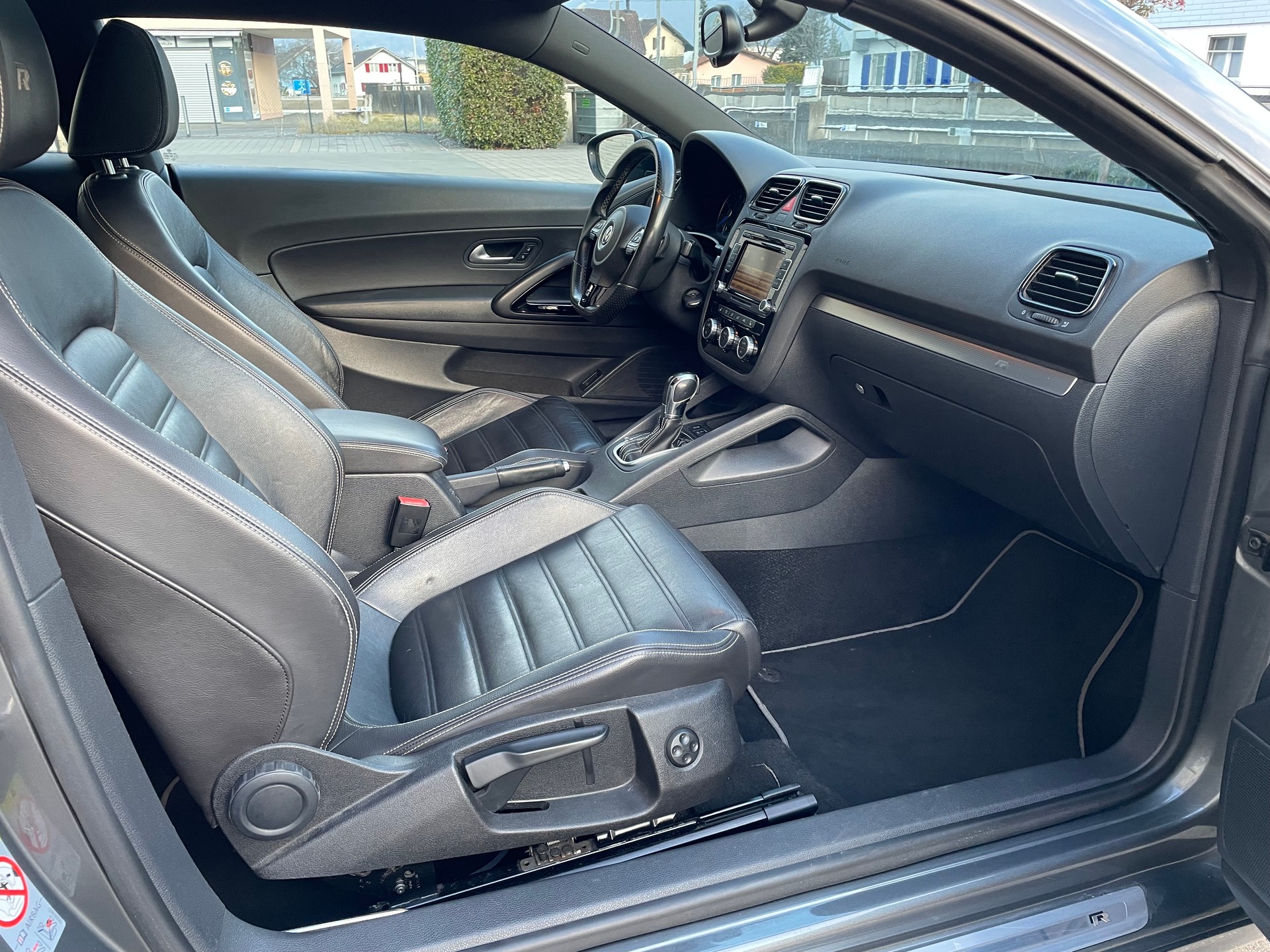 VW Scirocco 2.0 TSI R DSG-image-14