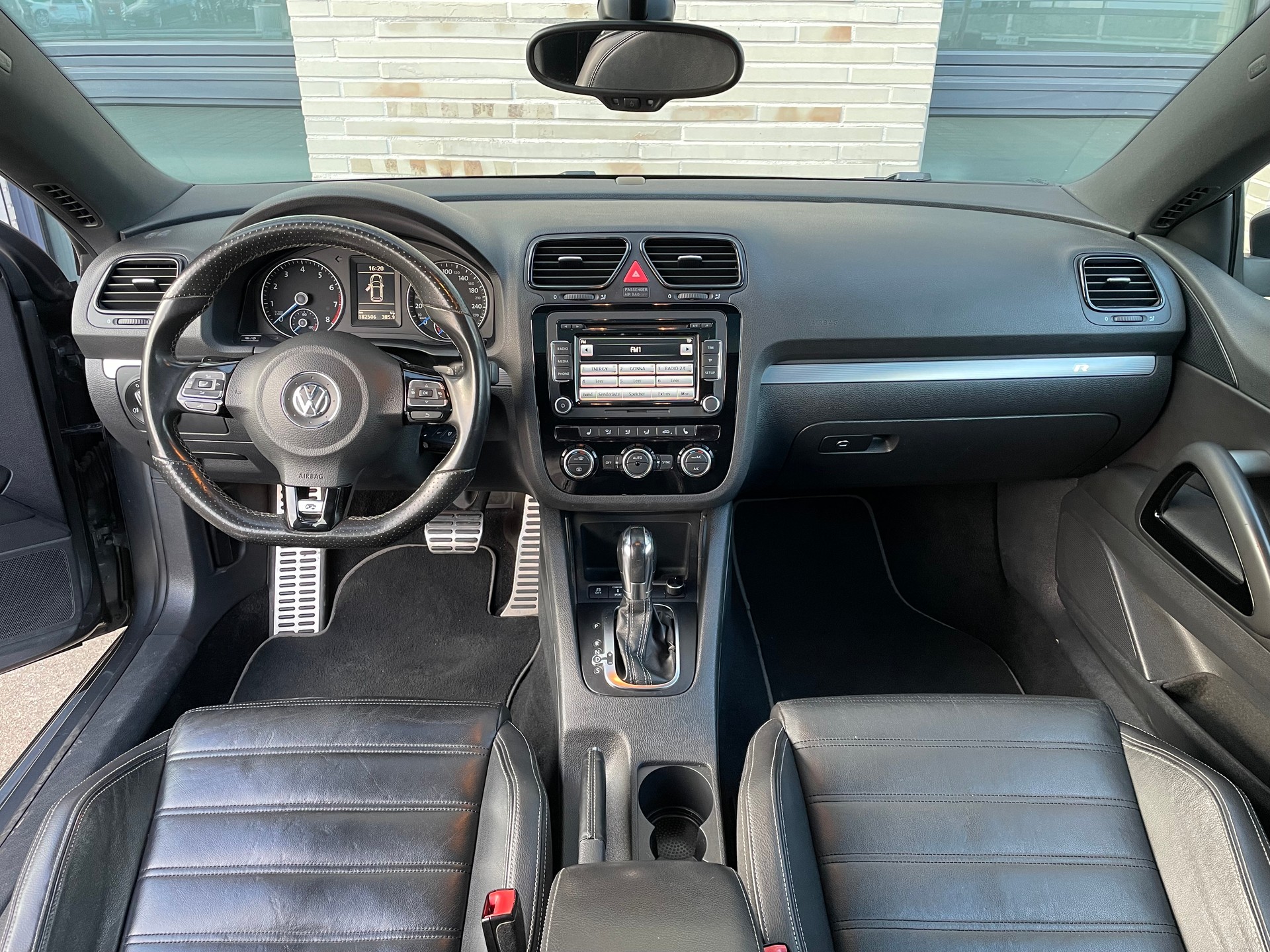 VW Scirocco 2.0 TSI R DSG-image-15