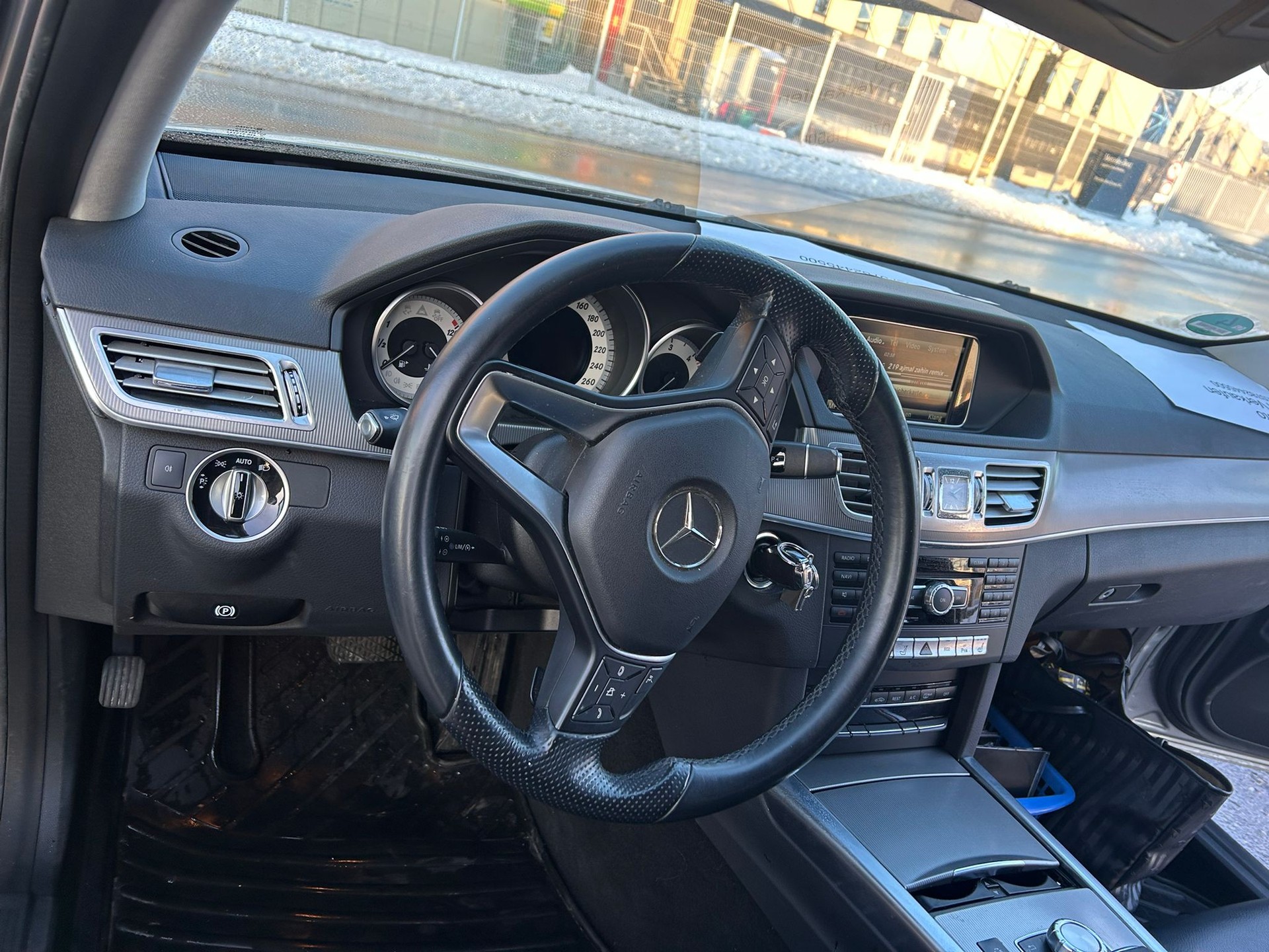 MERCEDES-BENZ E 220 CDI 7G-Tronic-image-4