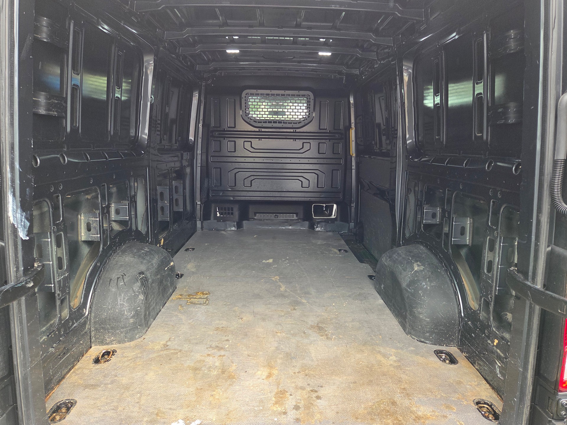 VW Crafter 35 2.0 BiTDI Entry L3 A-image-10