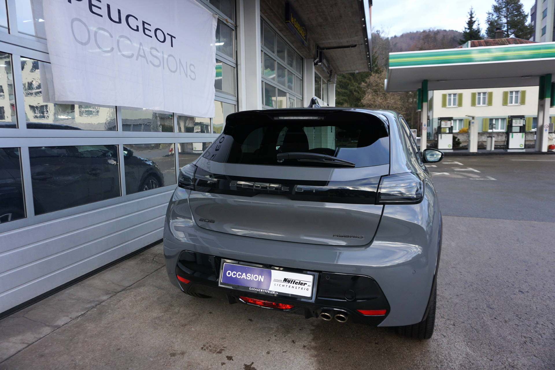 PEUGEOT 208 1.2 Hybrid 145 GT-showroom-element-2