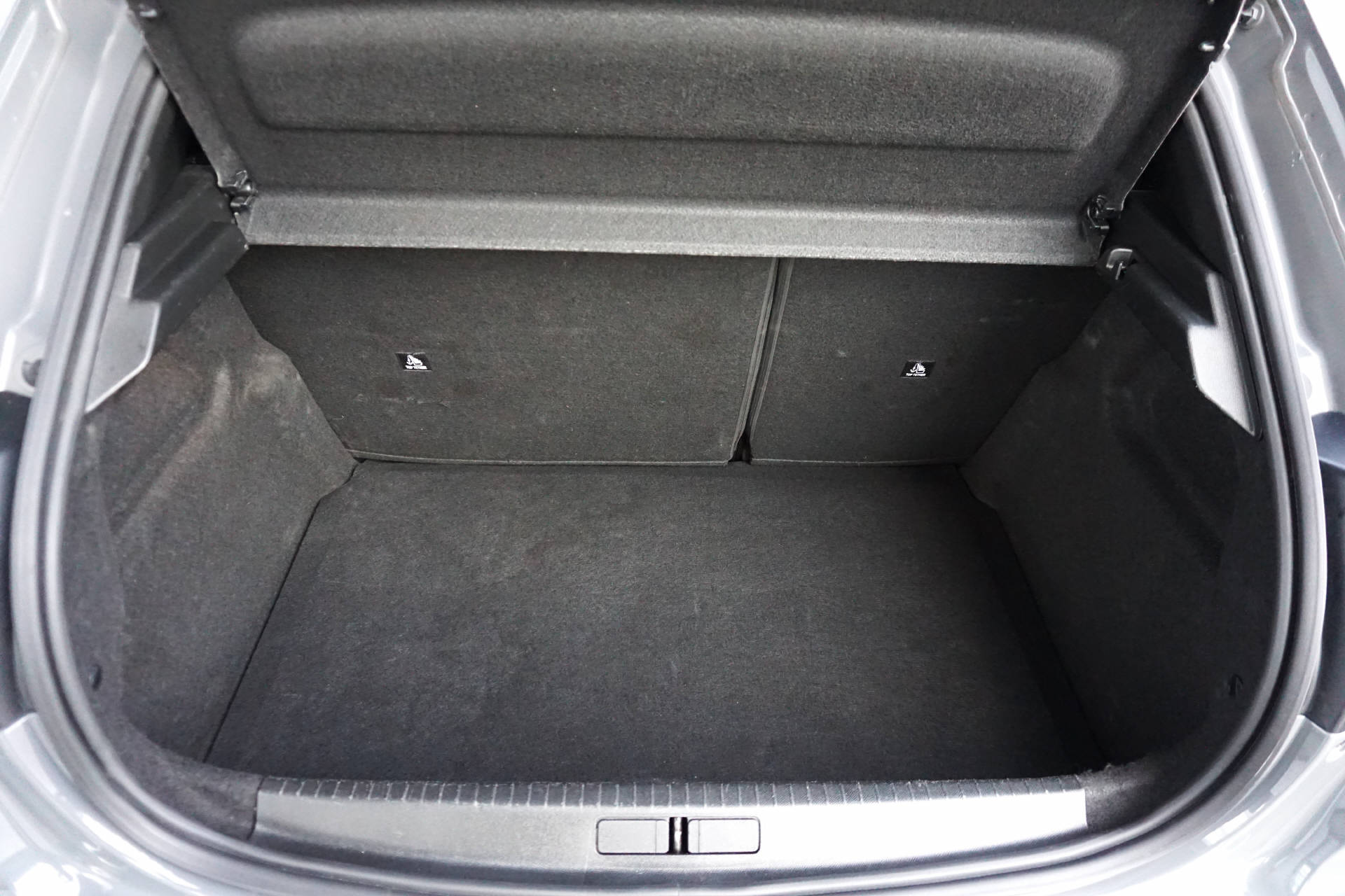 PEUGEOT 208 1.2 Hybrid 145 GT-image-7