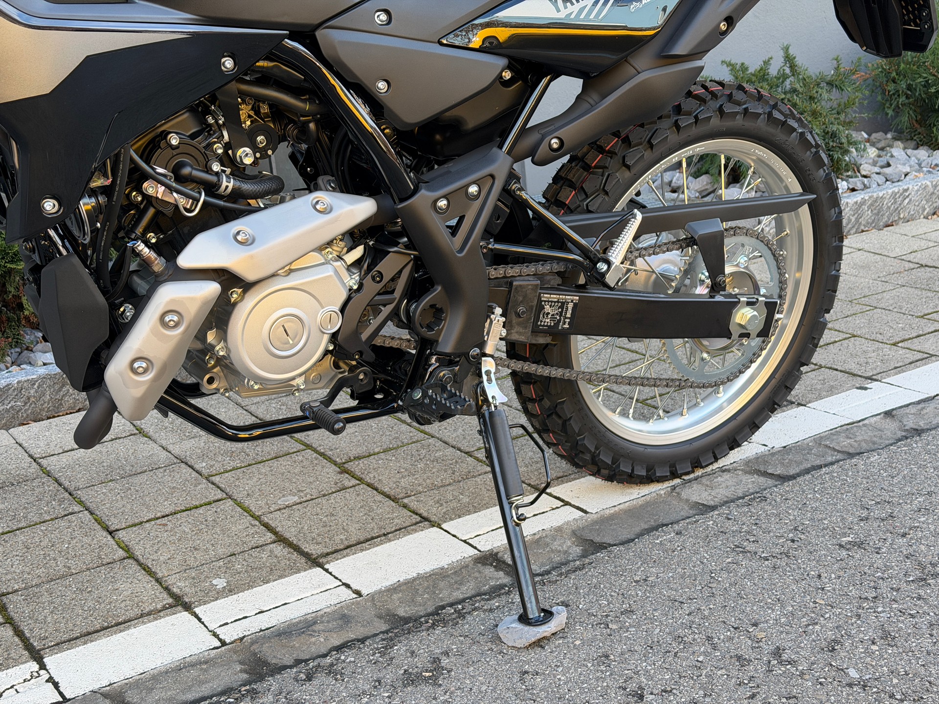 YAMAHA WR 125 R 2026-showroom-element-3