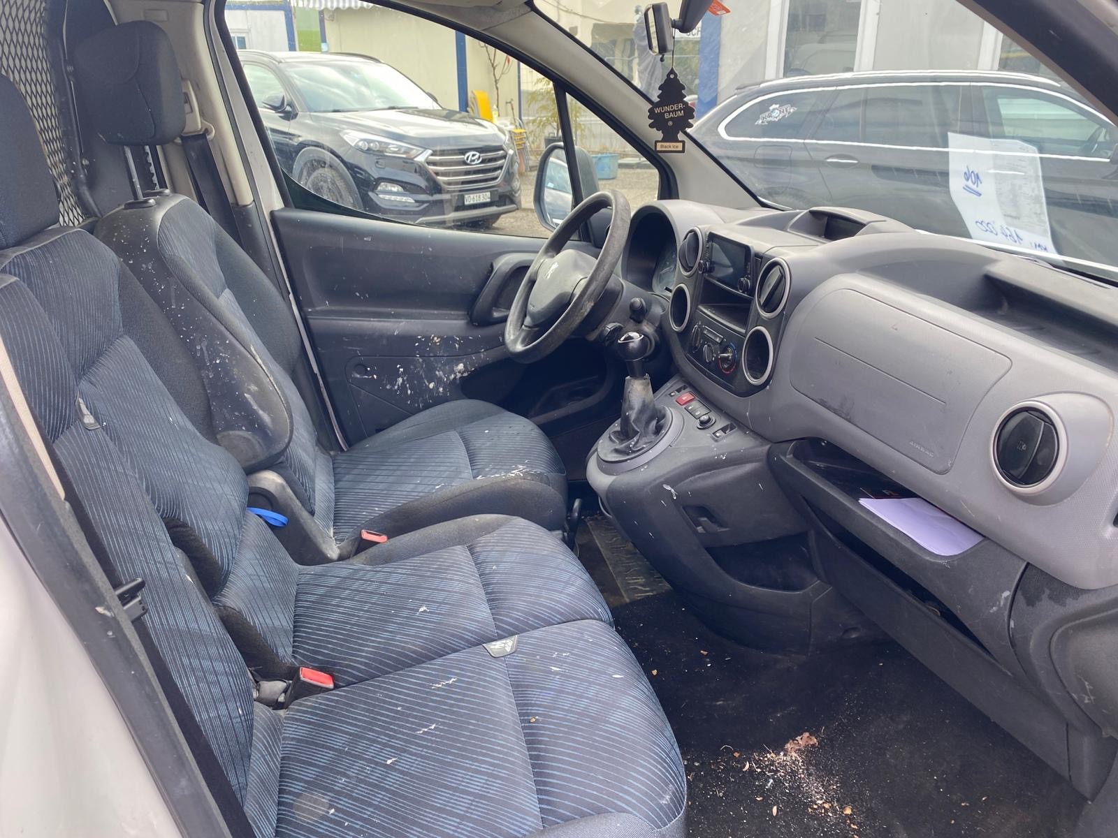 PEUGEOT Partner 1.6 HDI Urban-image-10