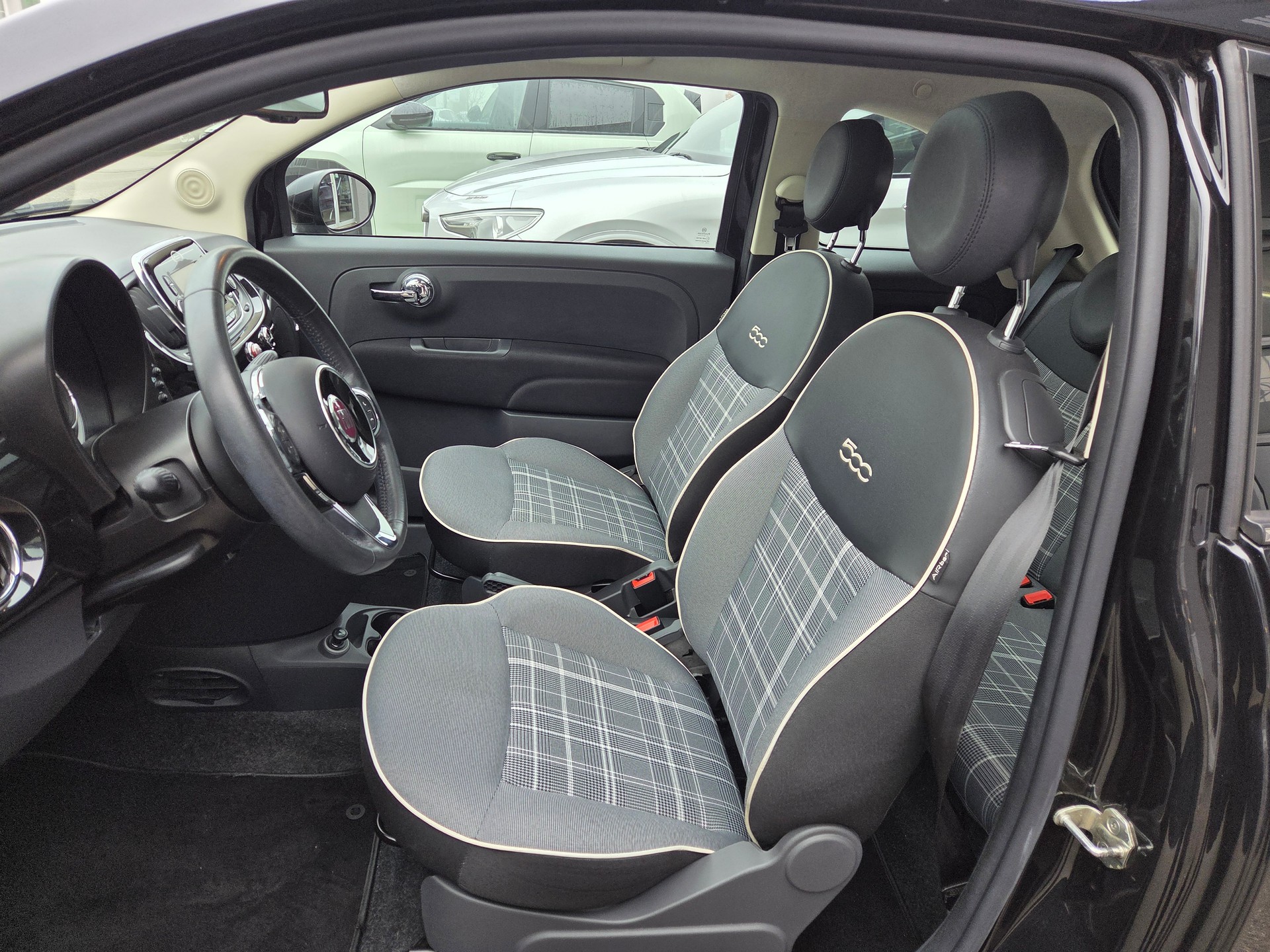 FIAT 500 1.2 Lounge-image-8