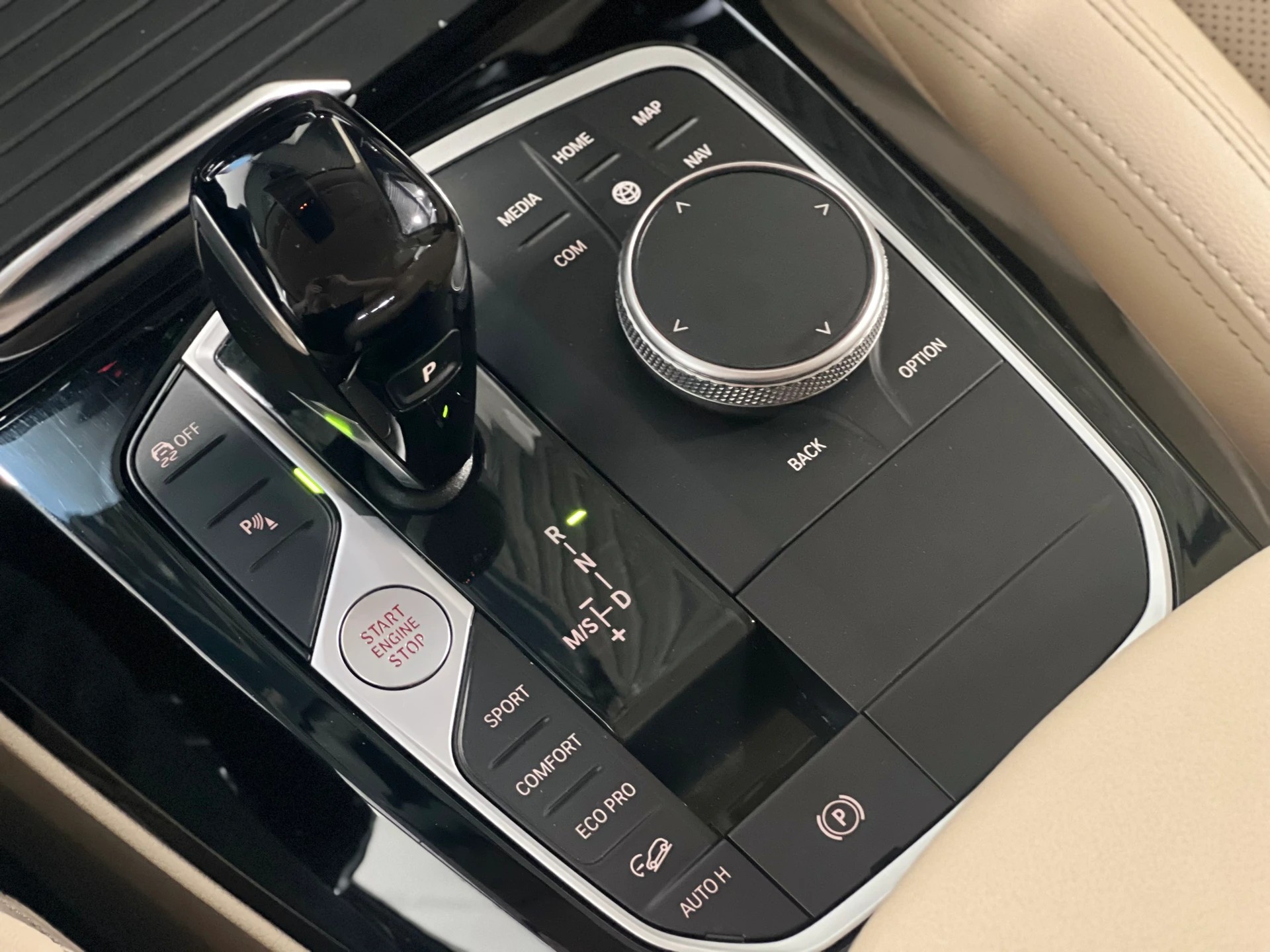 BMW X3 20d xDrive CH FAHRZEUG-image-21