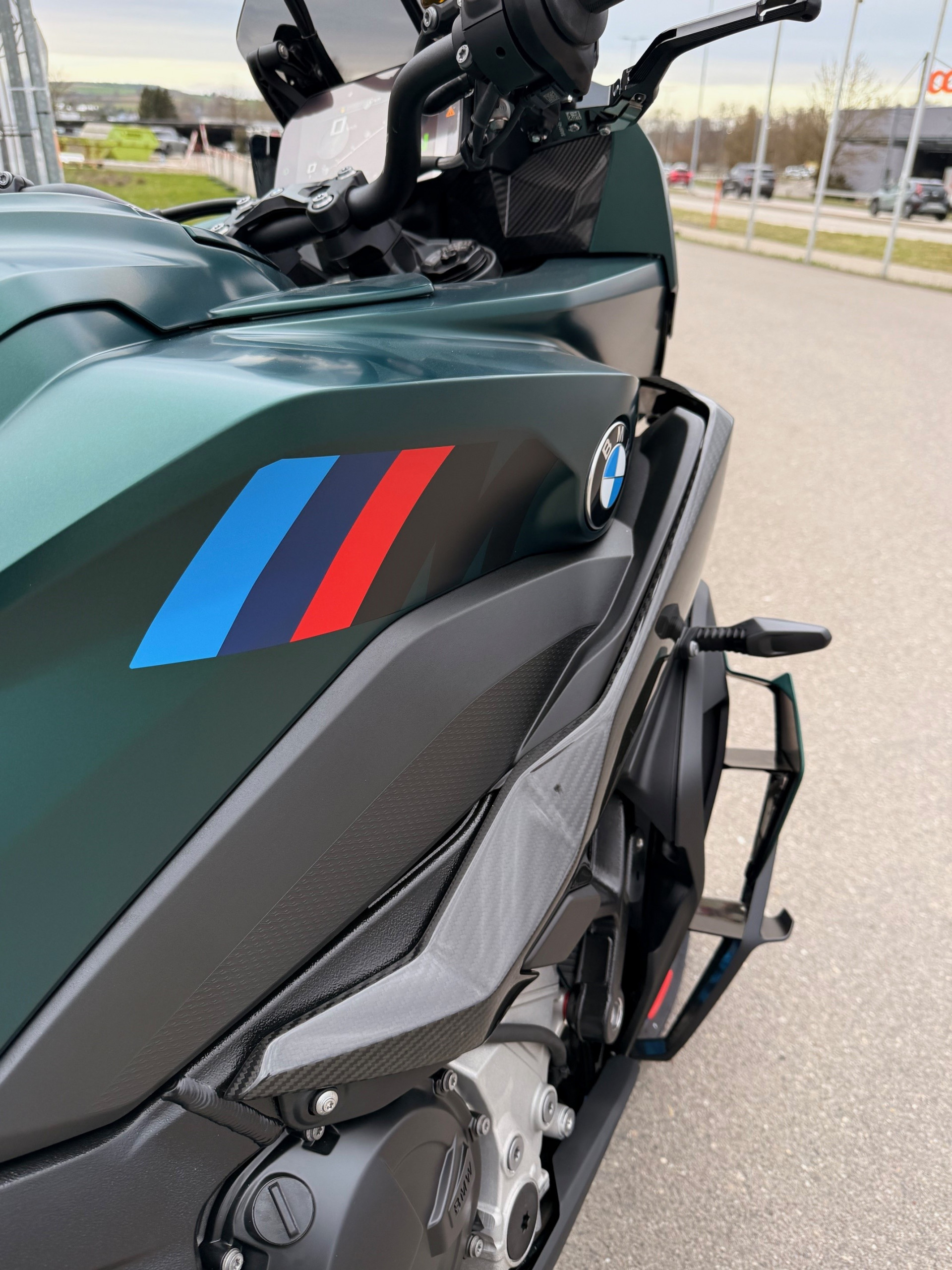 BMW M 1000 XR Competition M Competition in Aurelius green metallic-image-5