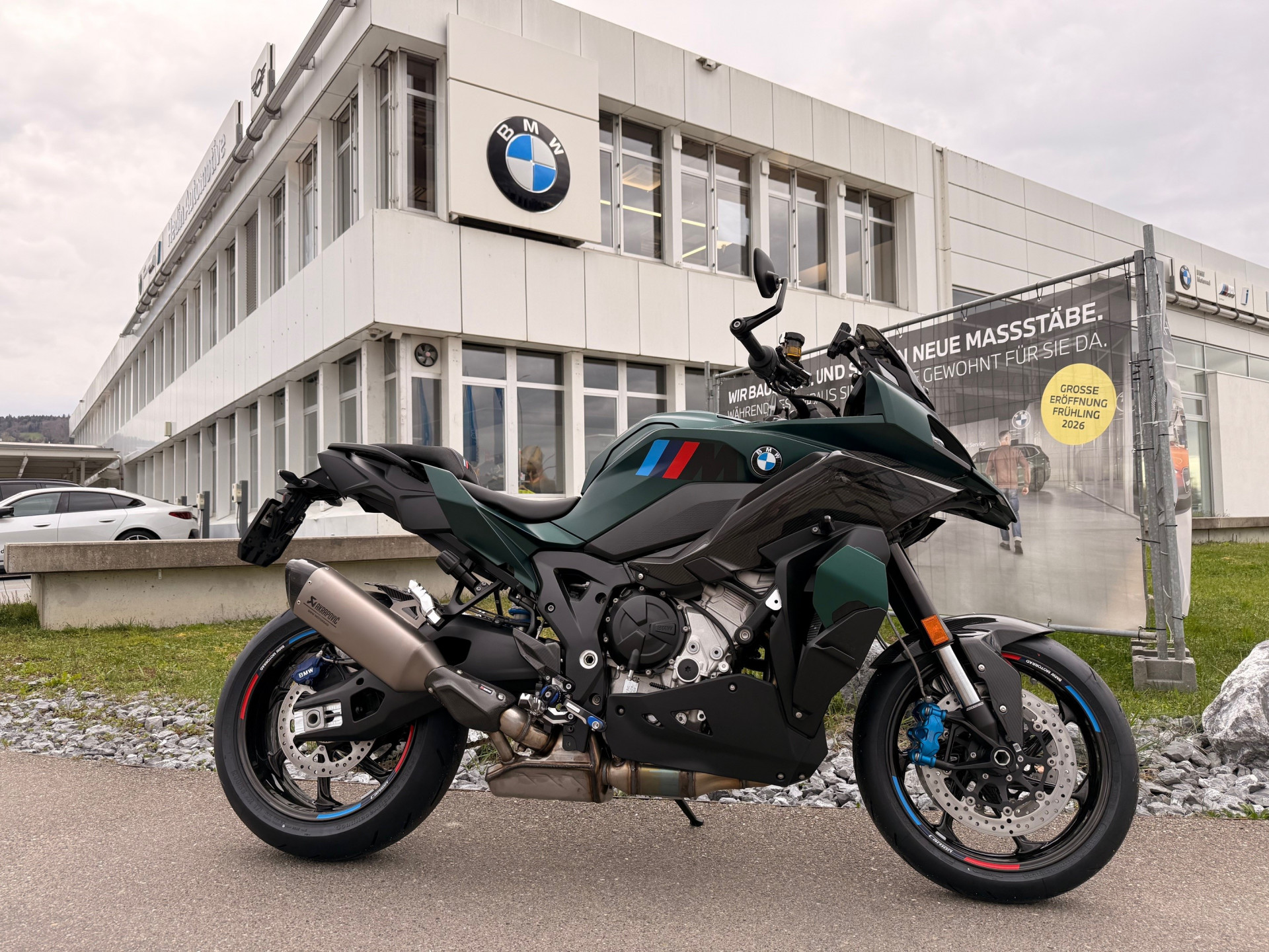 BMW M 1000 XR Competition M Competition in Aurelius green metallic