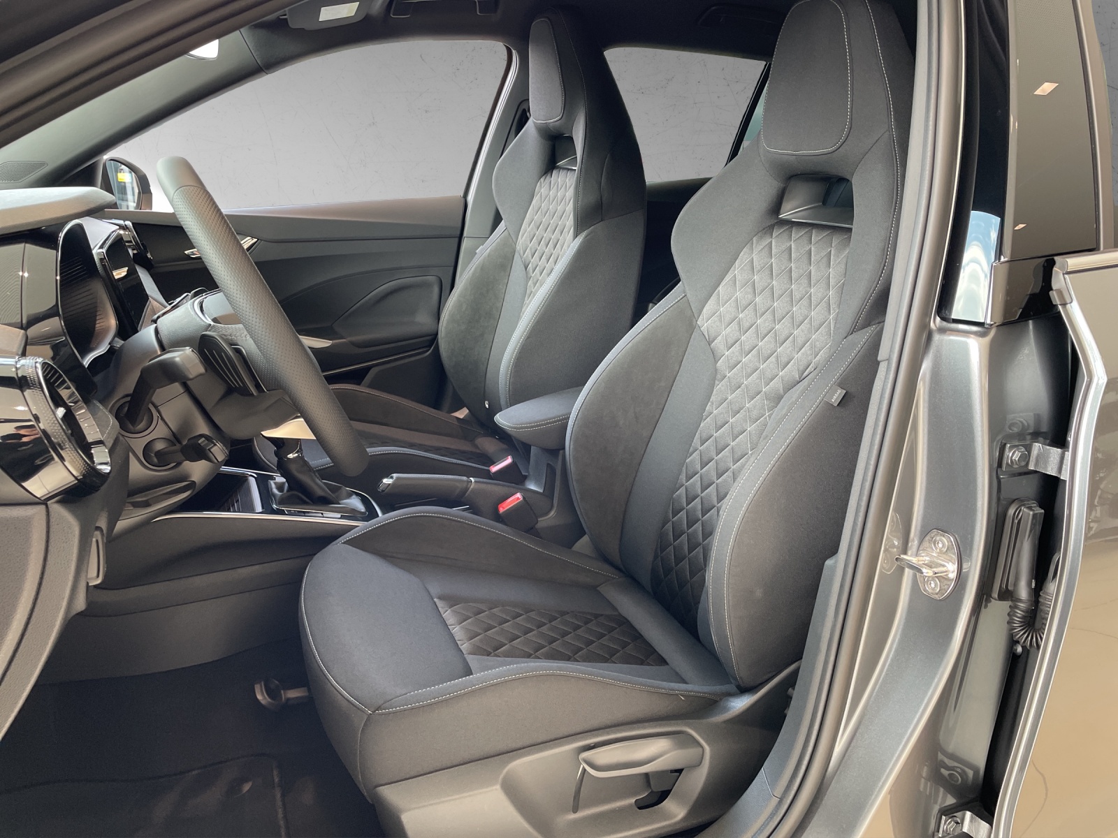 SKODA Fabia 1.0 TSI Dynamic DSG-image-6