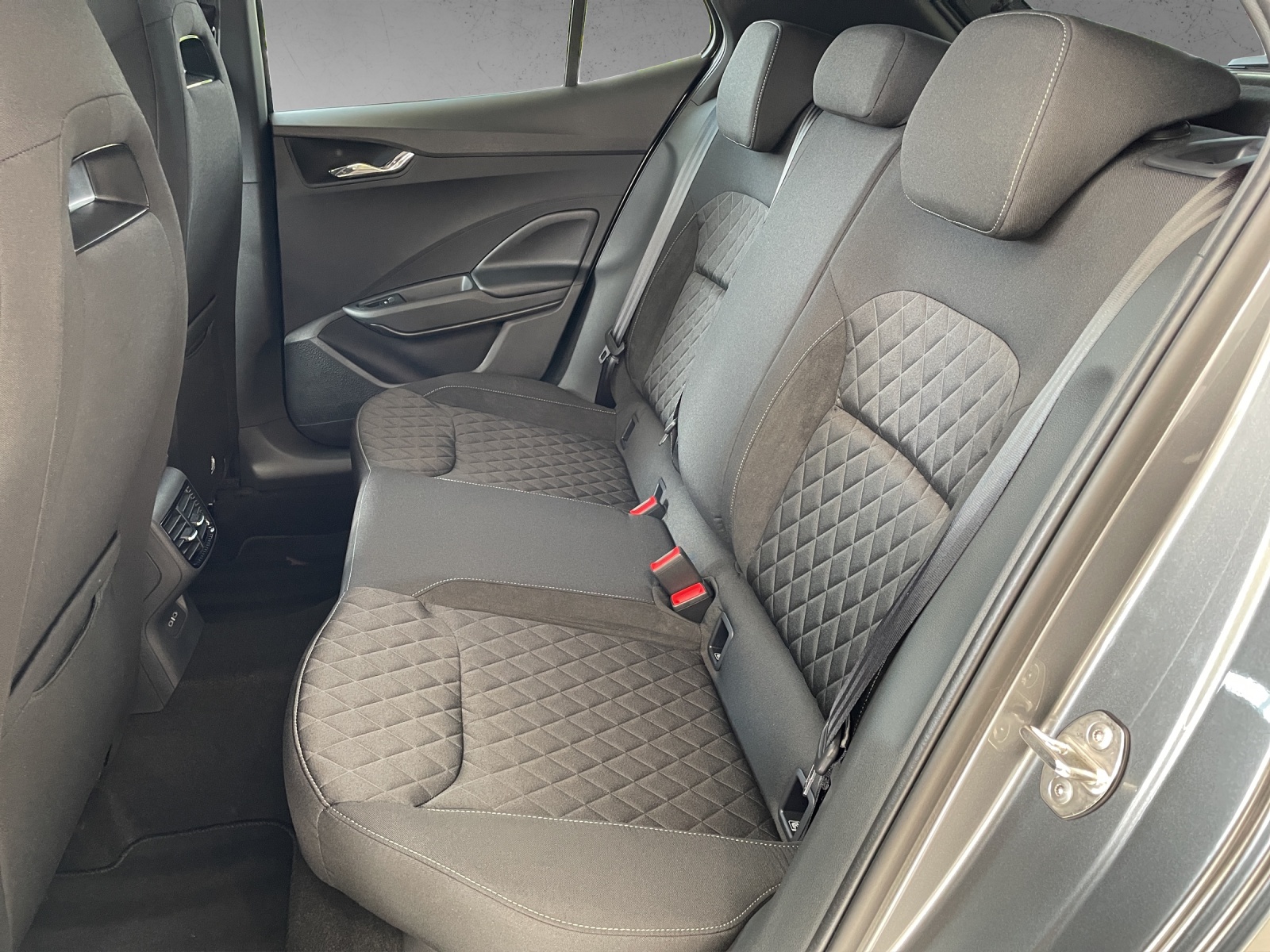 SKODA Fabia 1.0 TSI Dynamic DSG-image-11