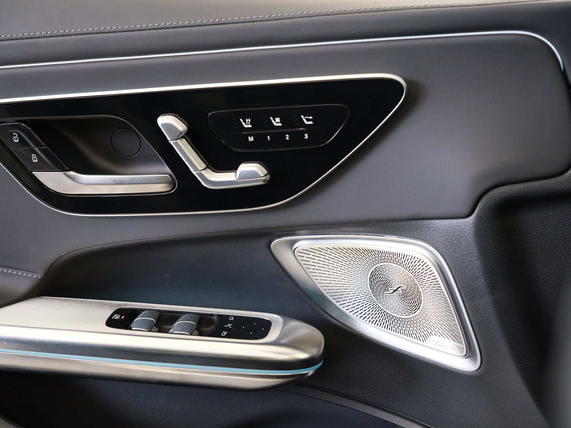MERCEDES-BENZ CLE 450 Cabrio 4Matic 9G-Tronic *AMG Line Premium* *Burmester Soundsystem* *Head-Up Display*-image-23