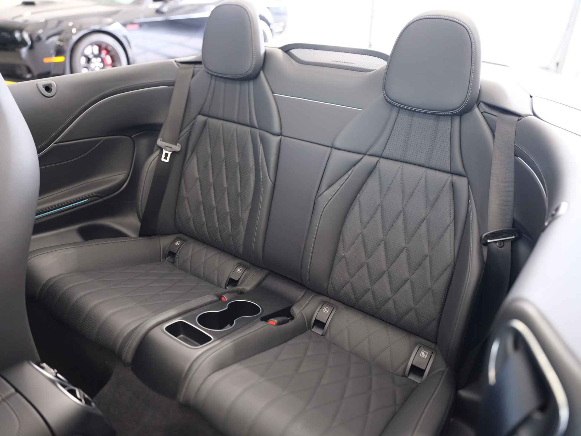 MERCEDES-BENZ CLE 450 Cabrio 4Matic 9G-Tronic *AMG Line Premium* *Burmester Soundsystem* *Head-Up Display*-image-25