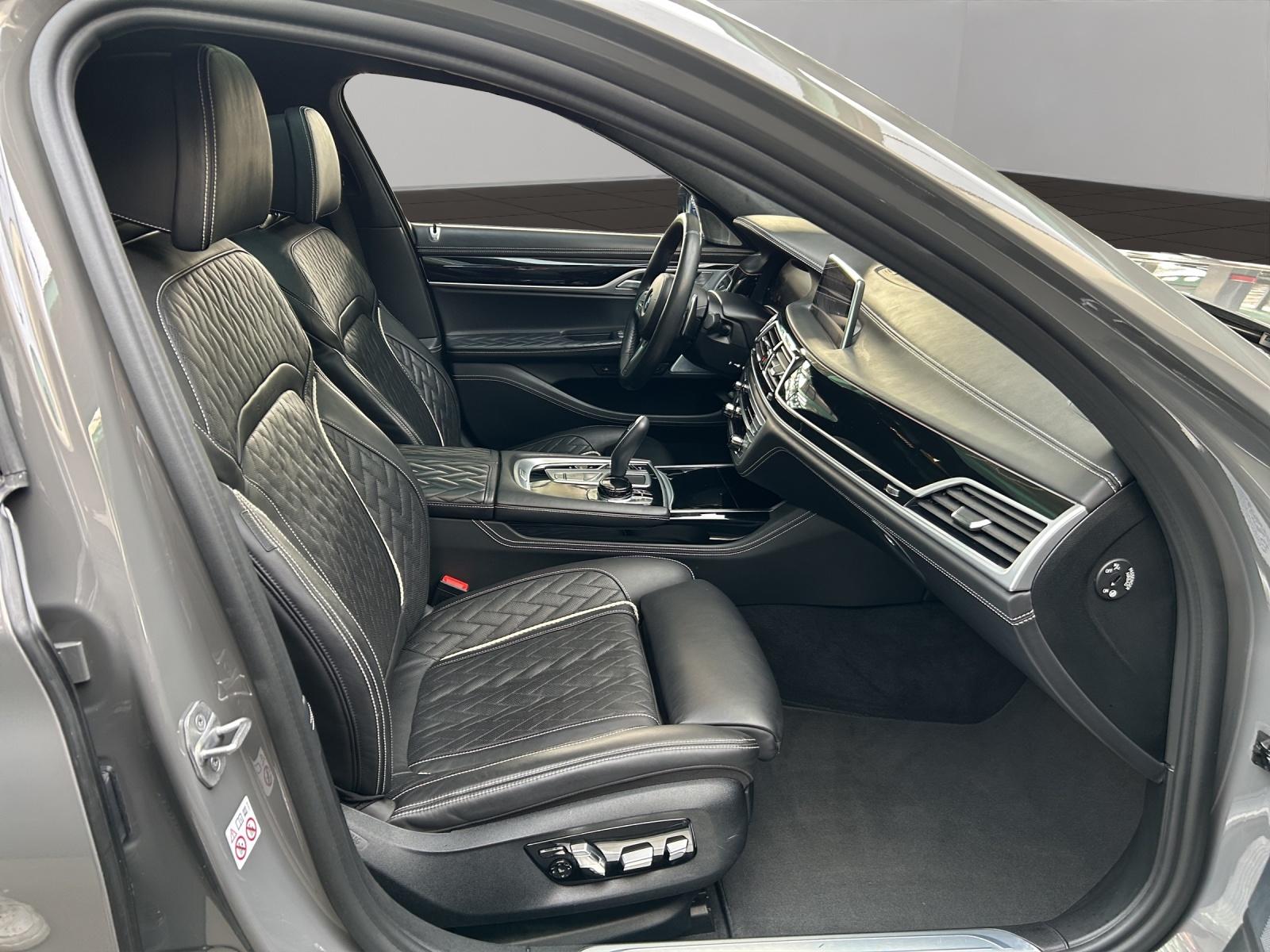 BMW 750i xDrive SAG-image-9