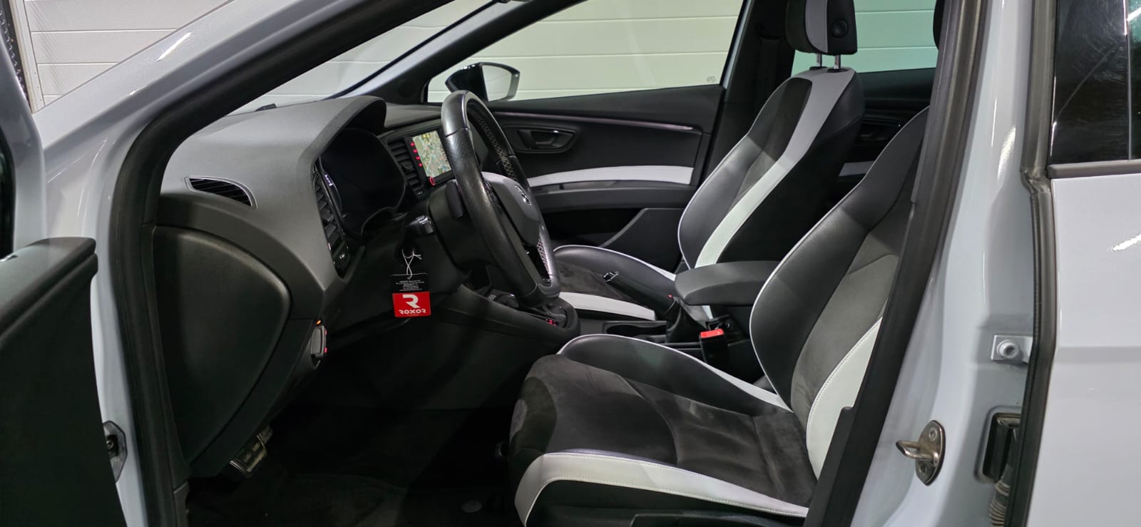 SEAT Leon ST 2.0 TSI Cupra DSG ABT 334 CV AB WERK*-image-8