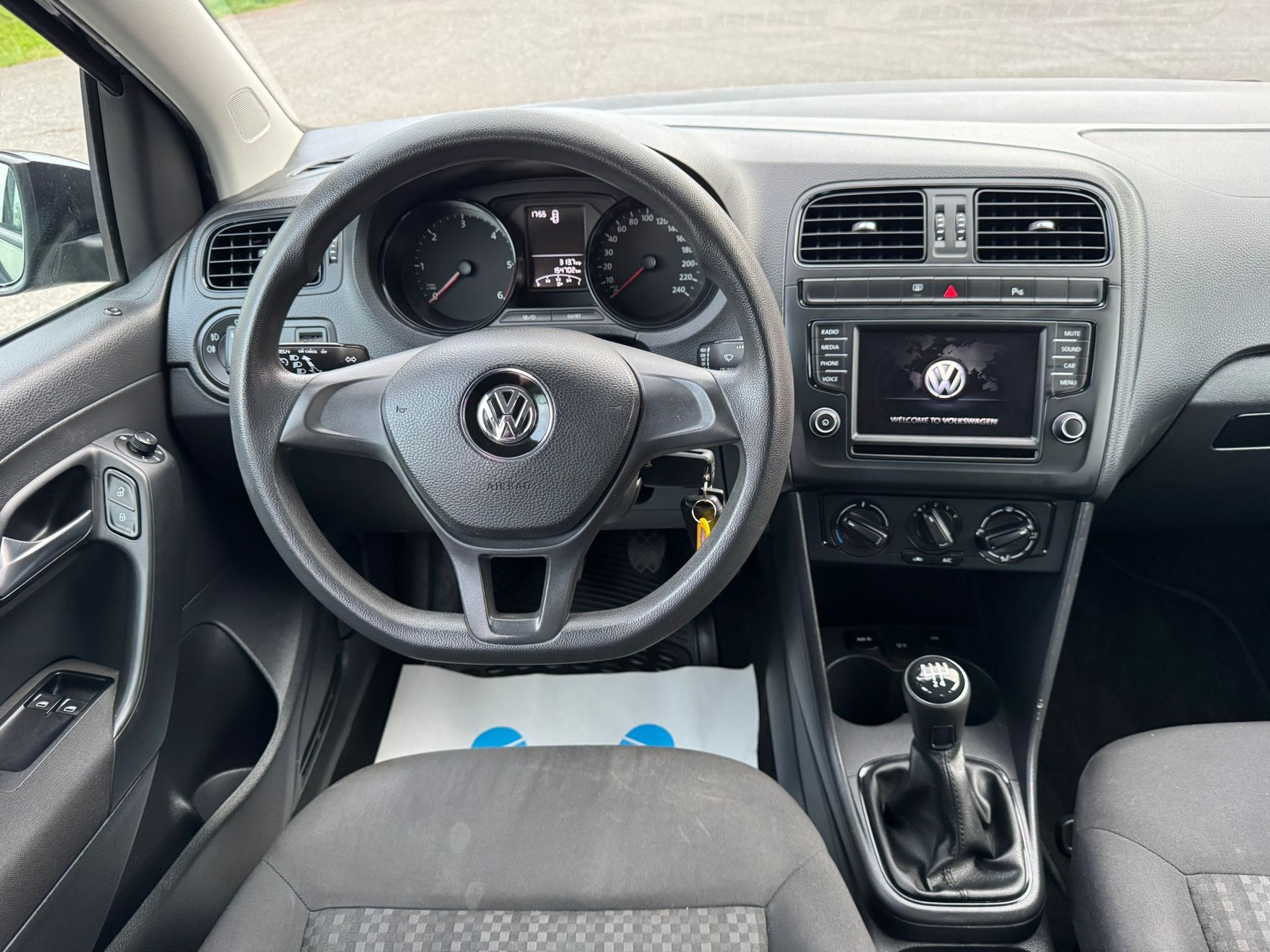 VW Polo 1.4 TDI BMT Lounge-image-15