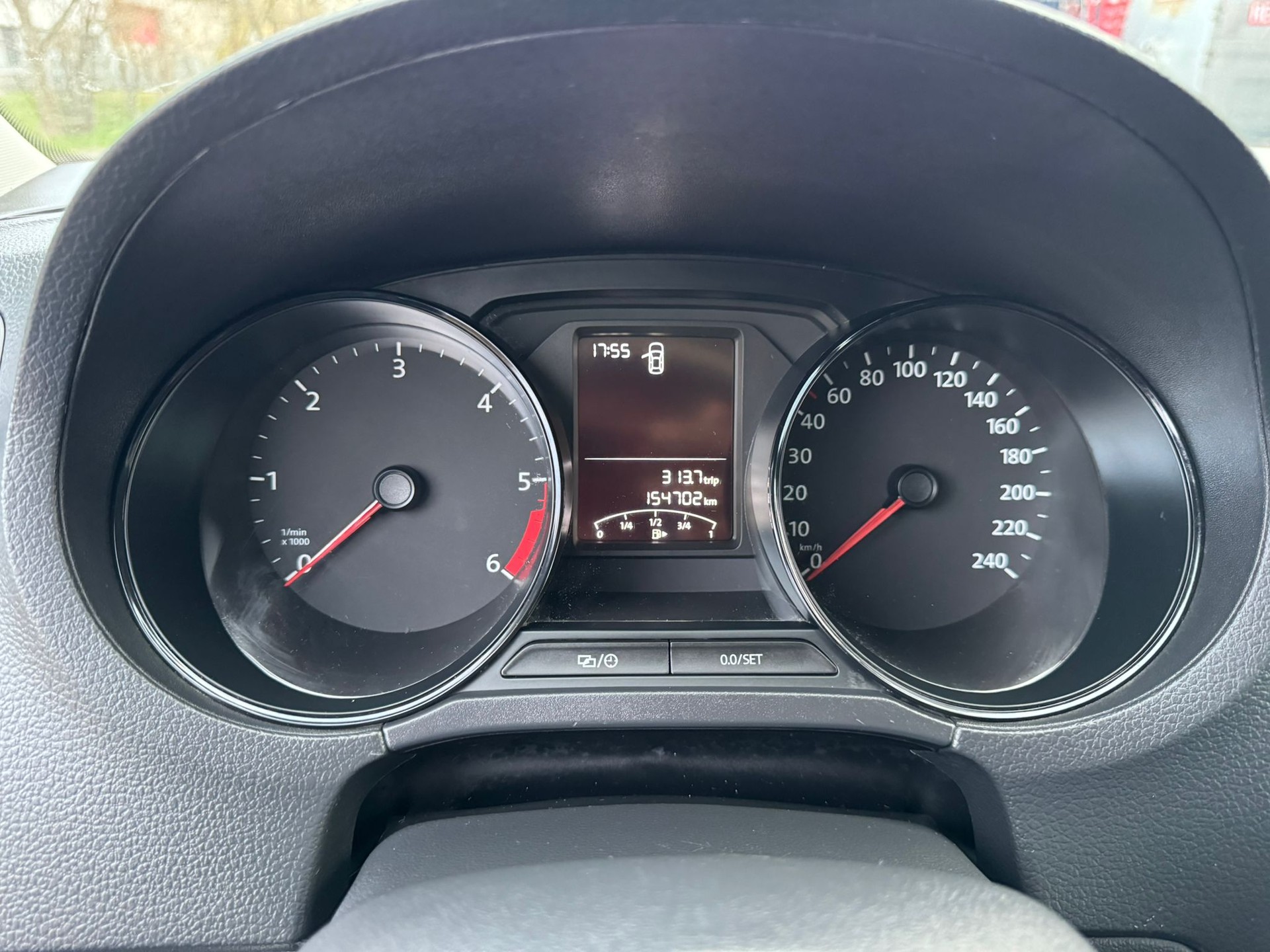 VW Polo 1.4 TDI BMT Lounge-image-18