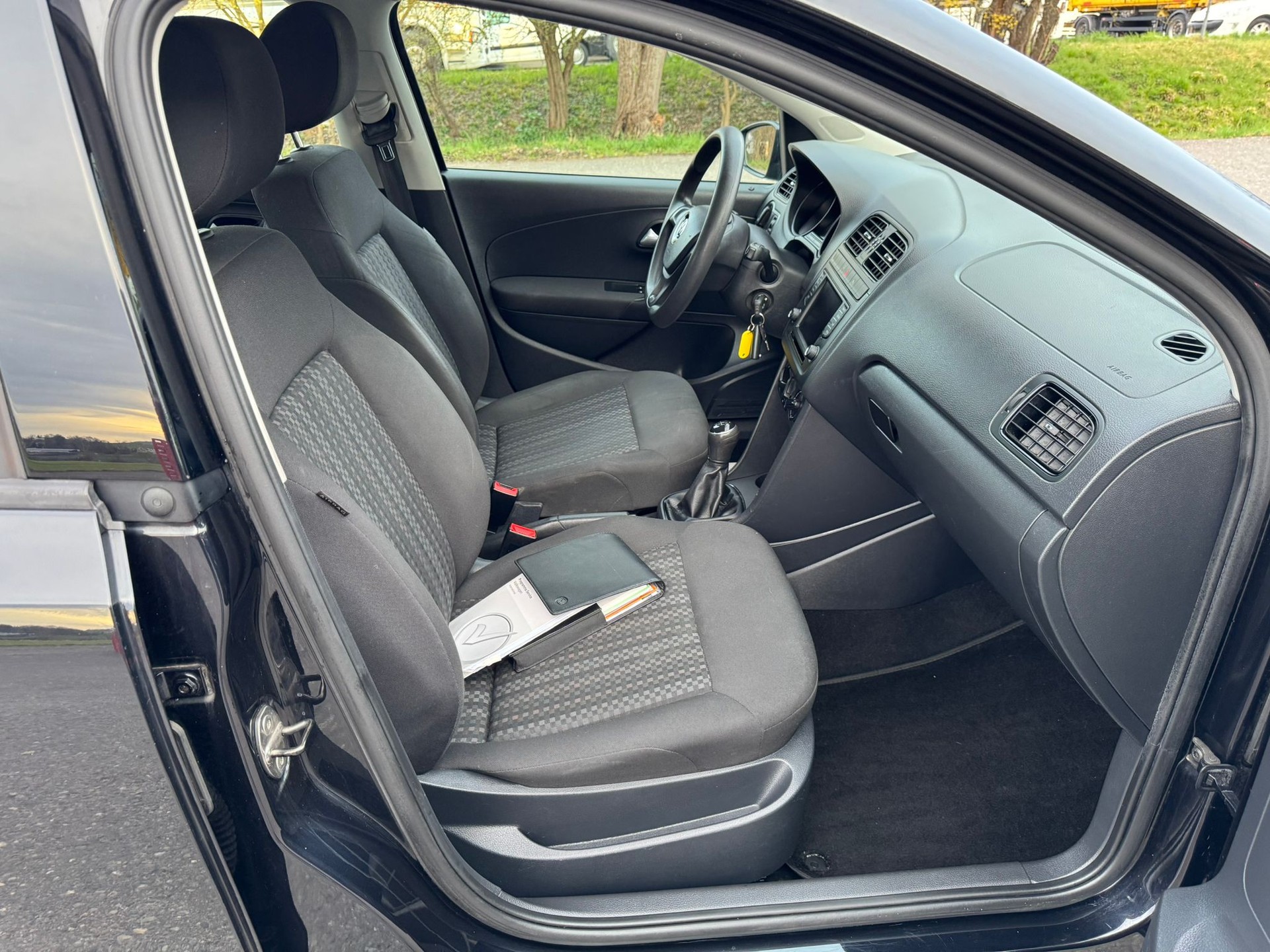 VW Polo 1.4 TDI BMT Lounge-image-9