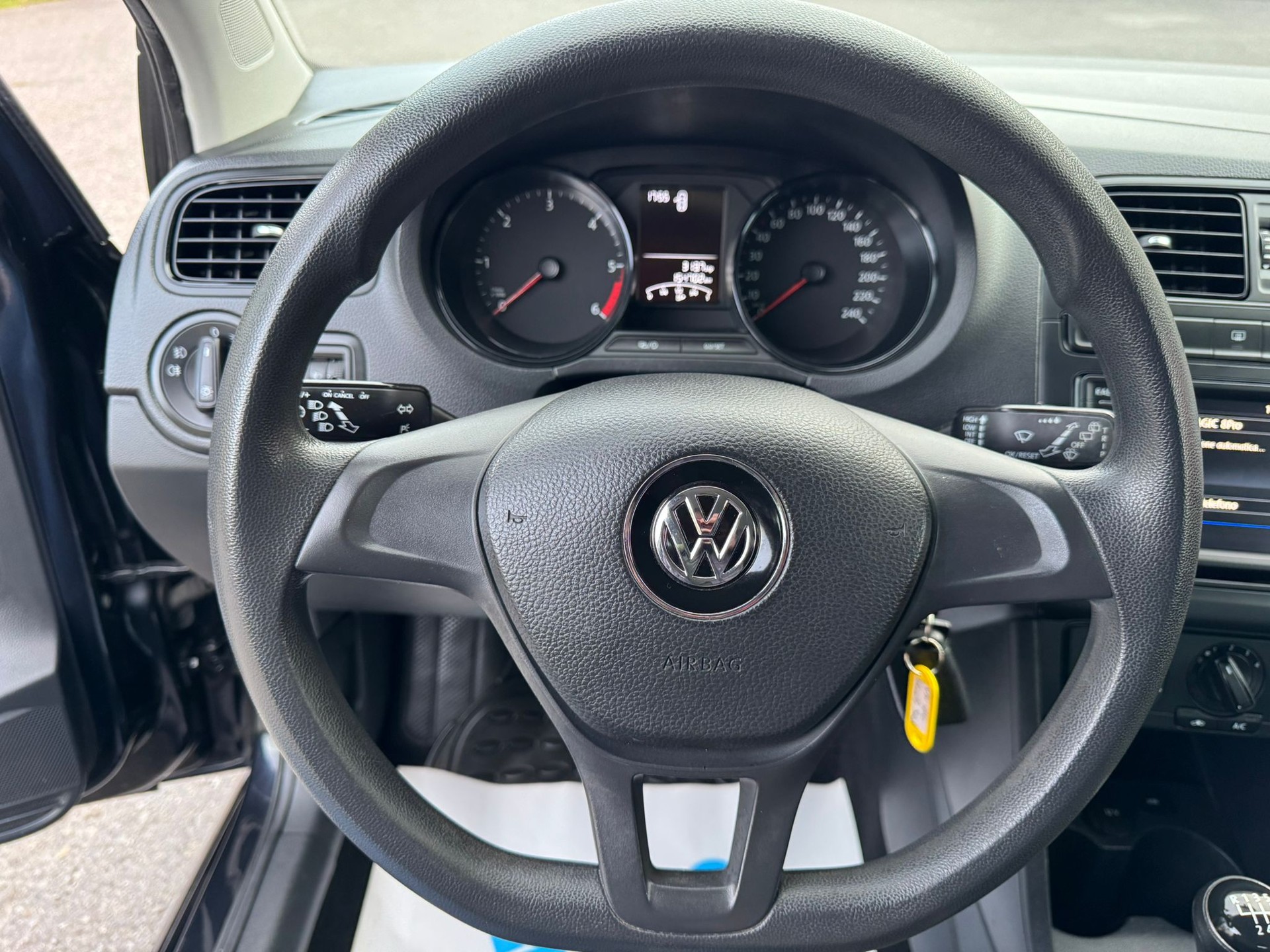 VW Polo 1.4 TDI BMT Lounge-image-17