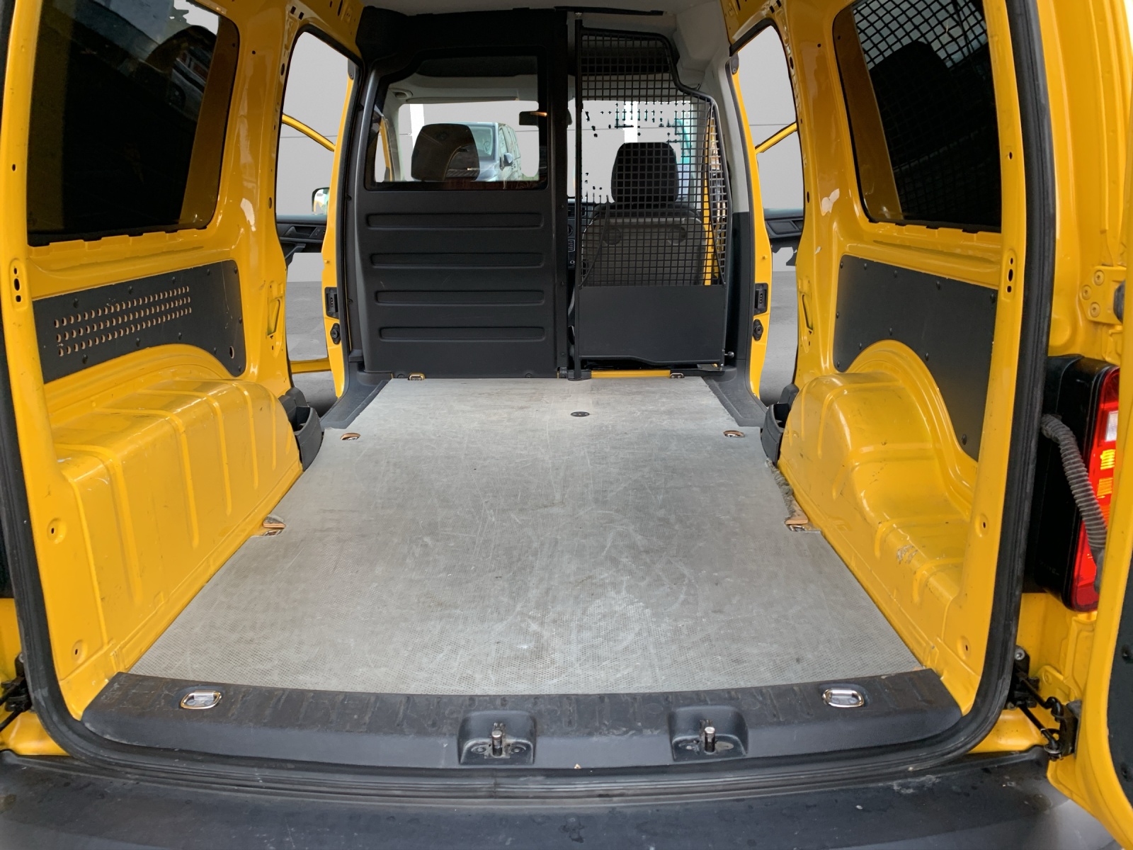 VW Caddy Maxi 2.0TDI 4x4 Automat-image-13