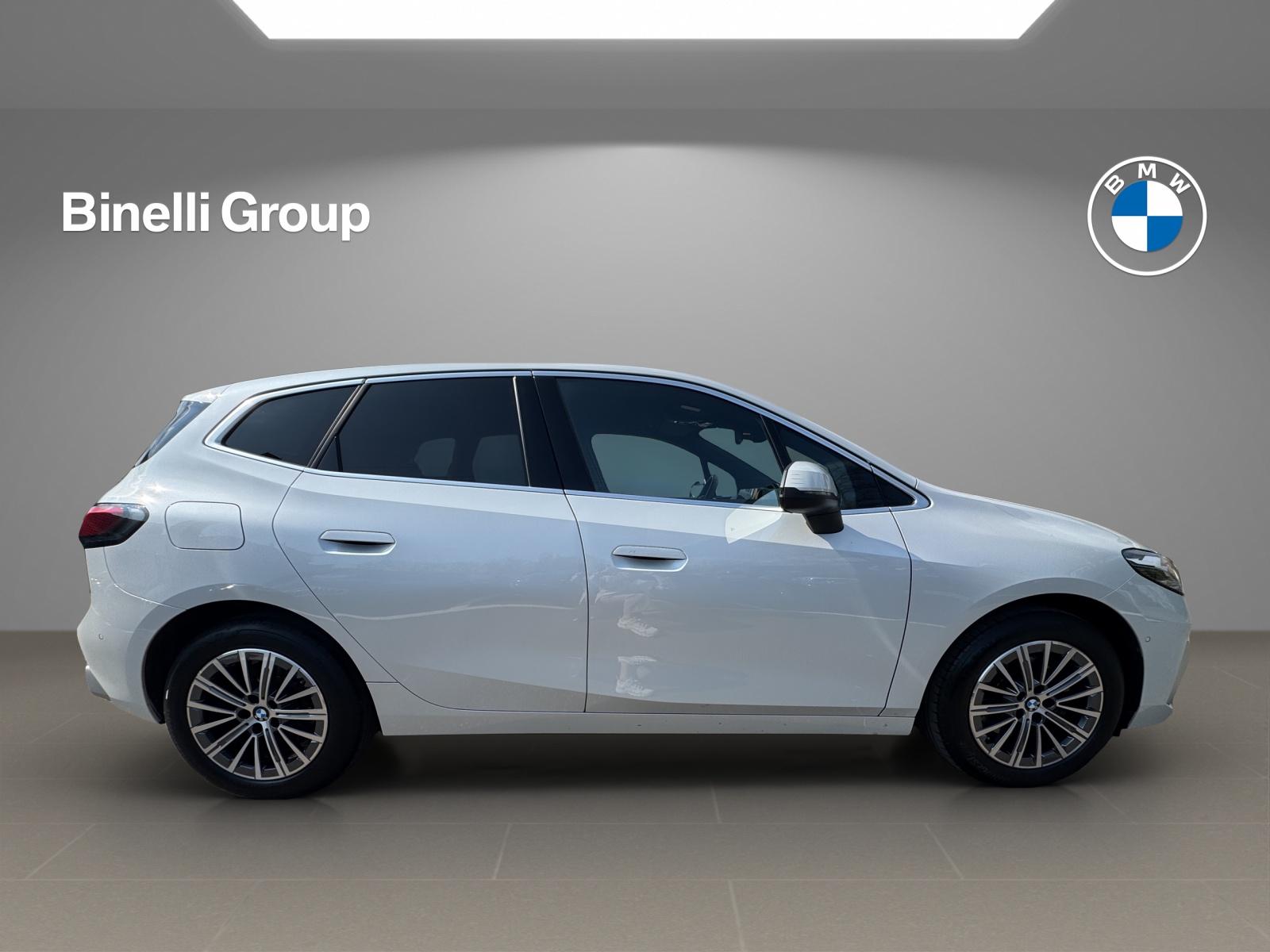 BMW 218i Active Tourer-image-5