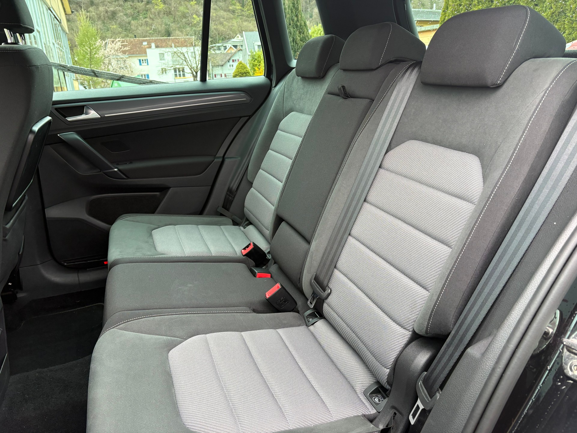 VW Golf Sportsvan 1.4 TSI Allstar R-Line-image-8
