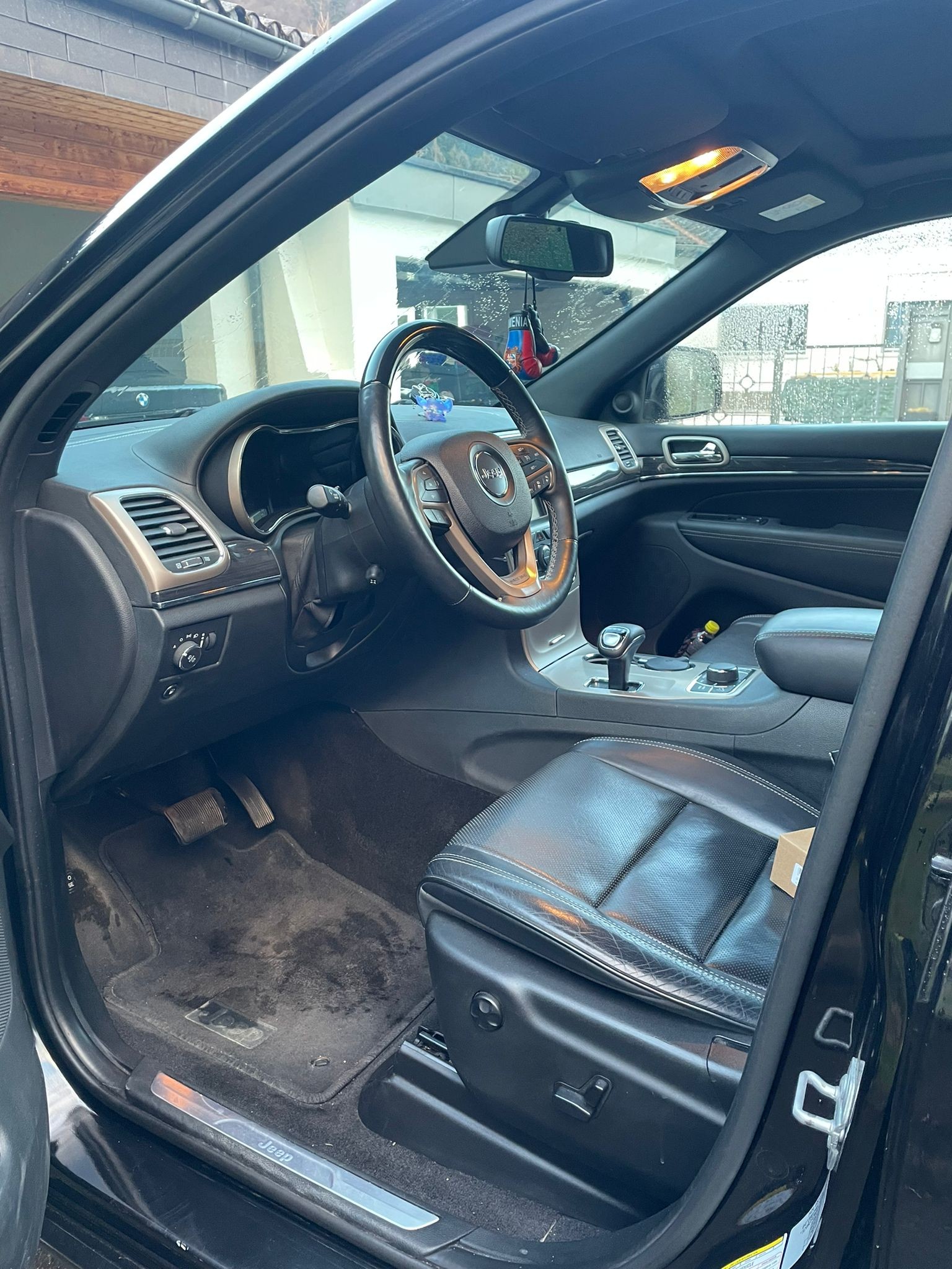 JEEP Grand Cherokee 3.0 CRD Overland Automatic-image-2