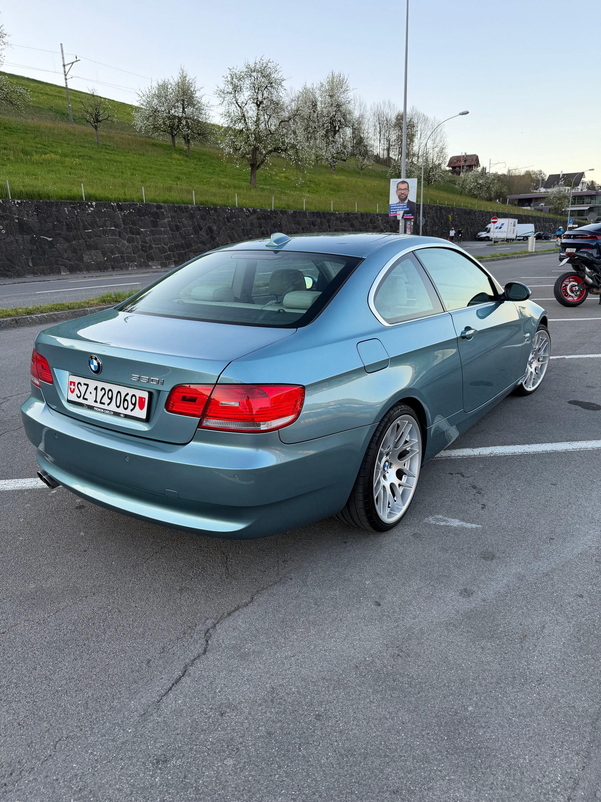 BMW 330i xDrive Coupé-image-2