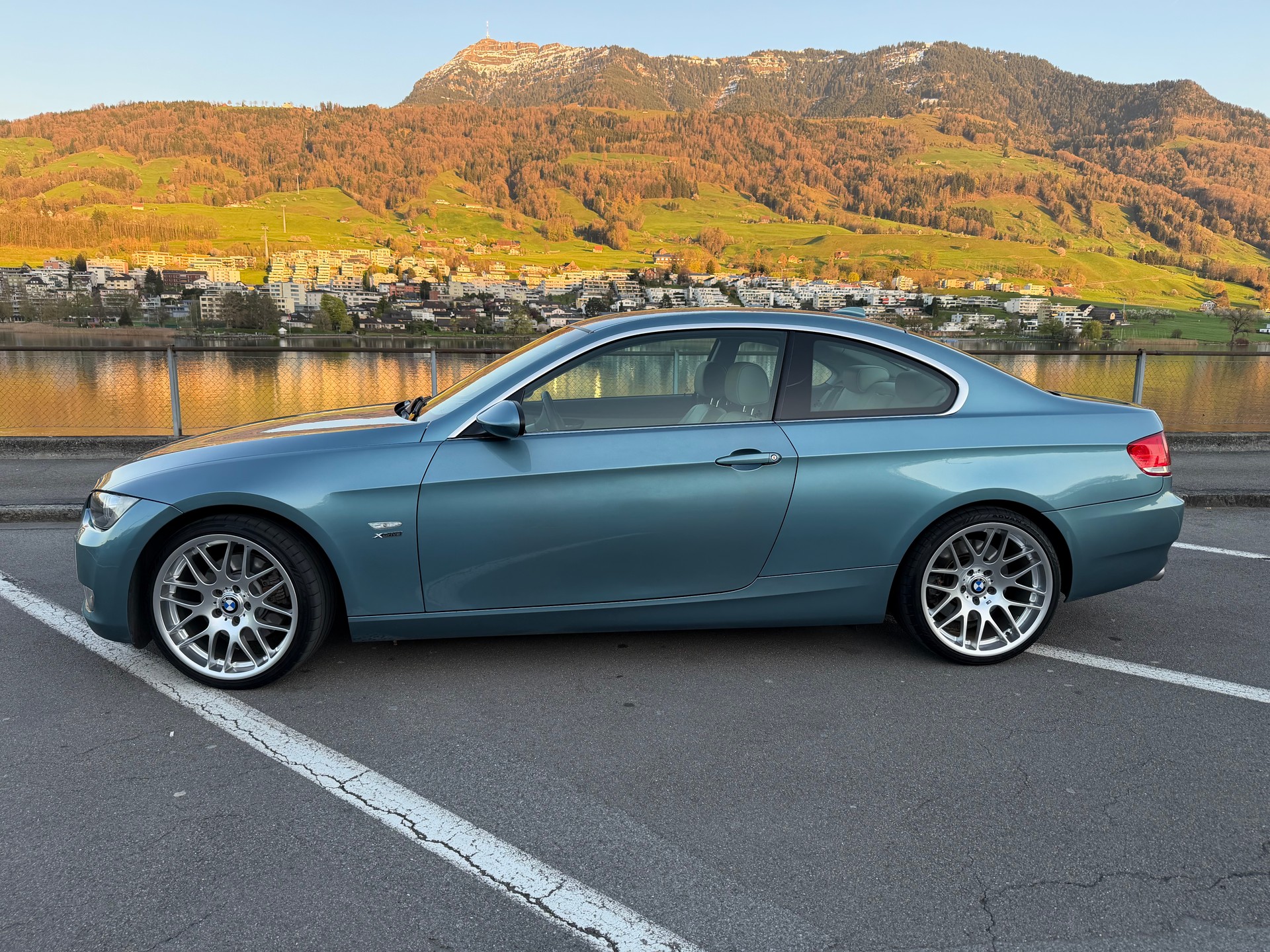 BMW 330i xDrive Coupé-image-1